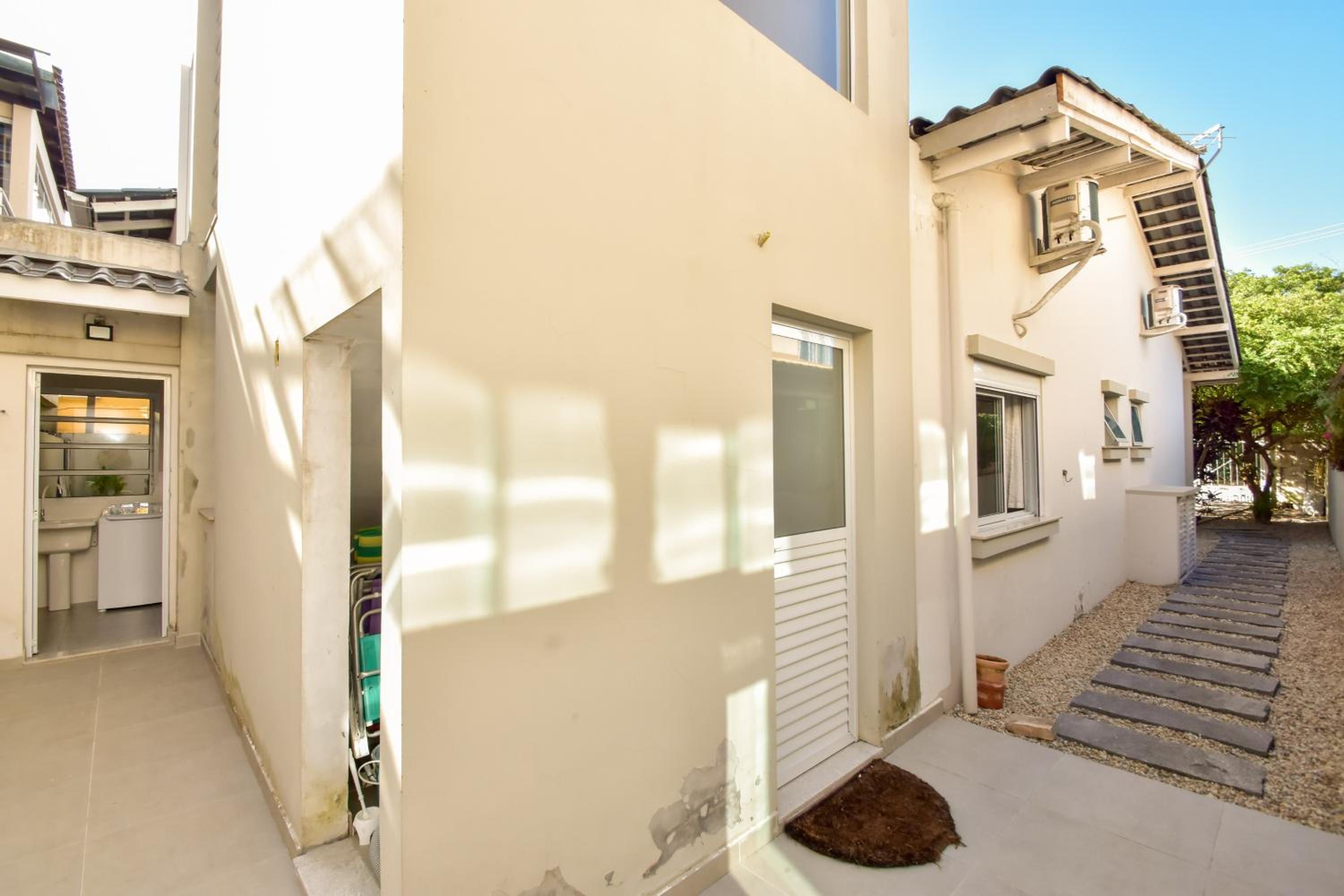 Casa p/ 7 hóspedes, 600m da Praia no Campeche P198