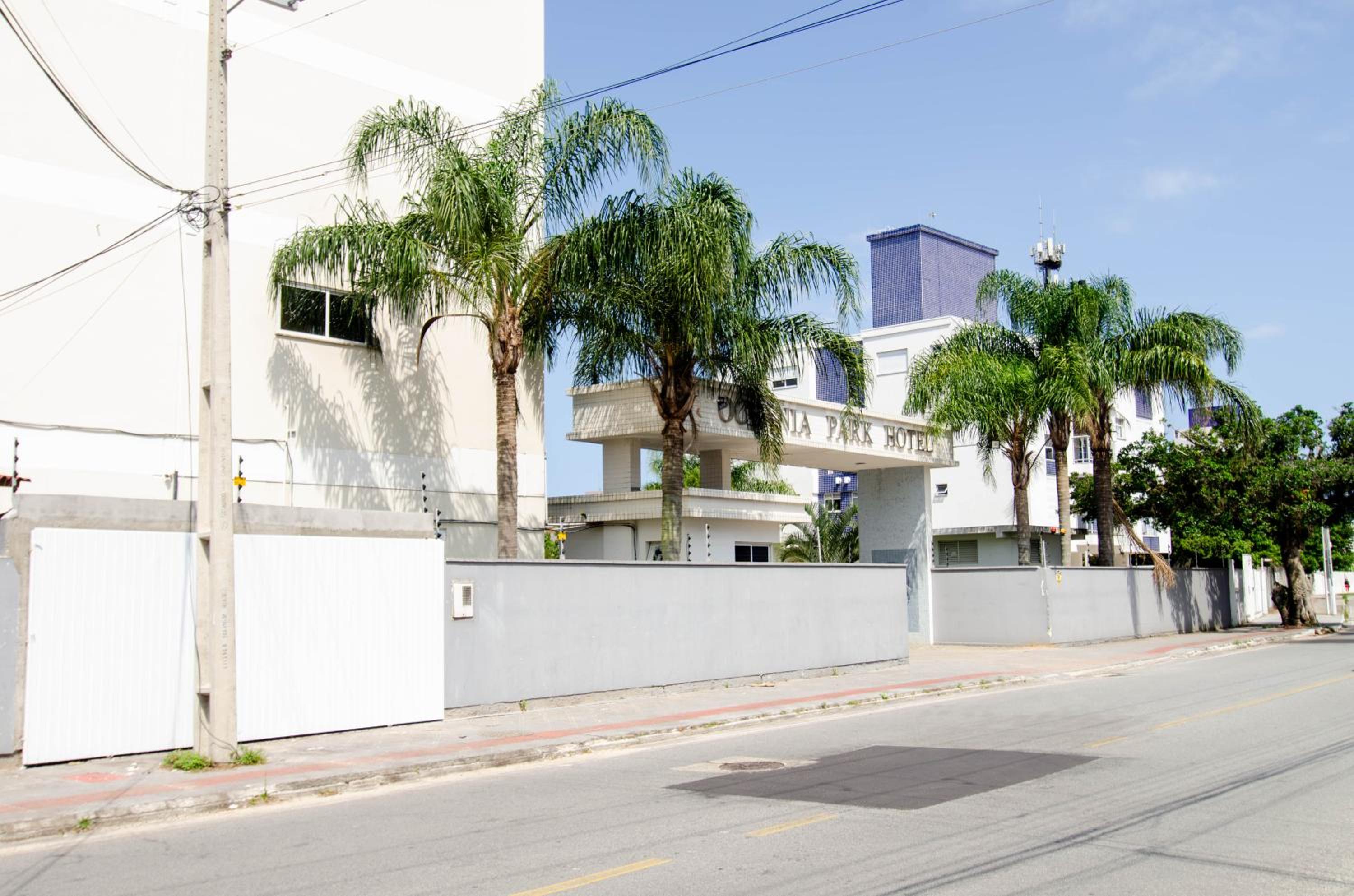 Em frente ao Oceania Park, 5min da Praia SN9819