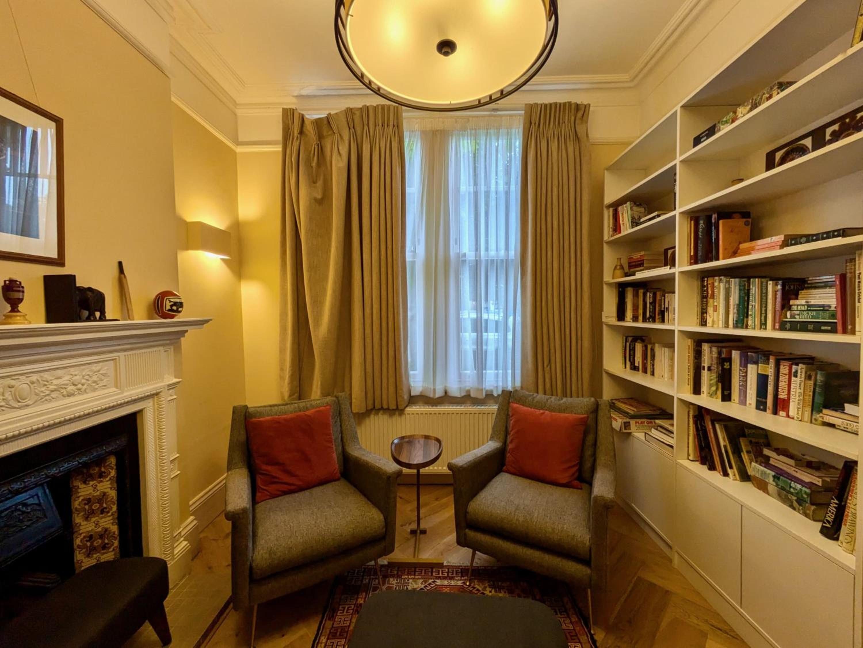 Impressive 5BR family home in Leafy