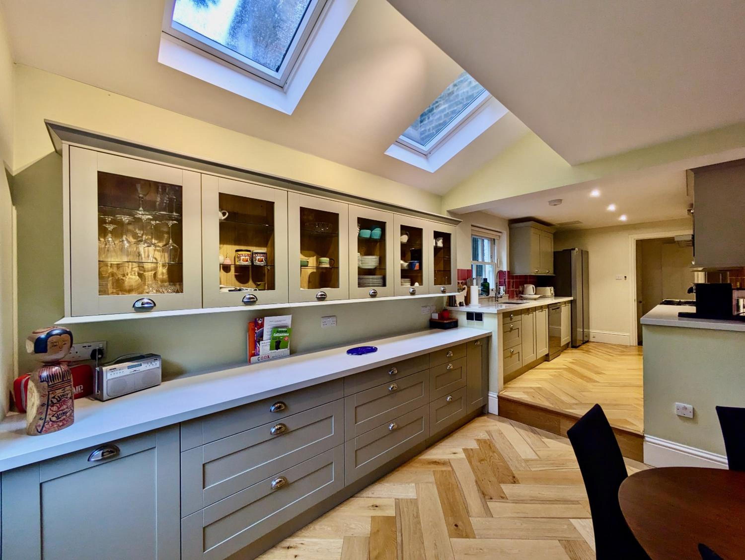 Impressive 5BR family home in Leafy