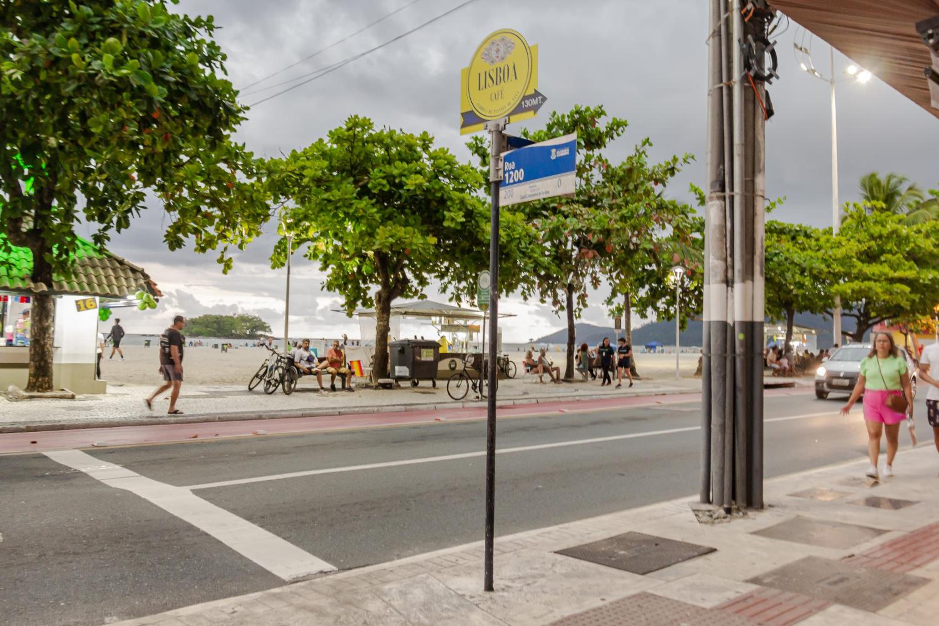 Apto na Rua 1200 a 100m da Praia P2189