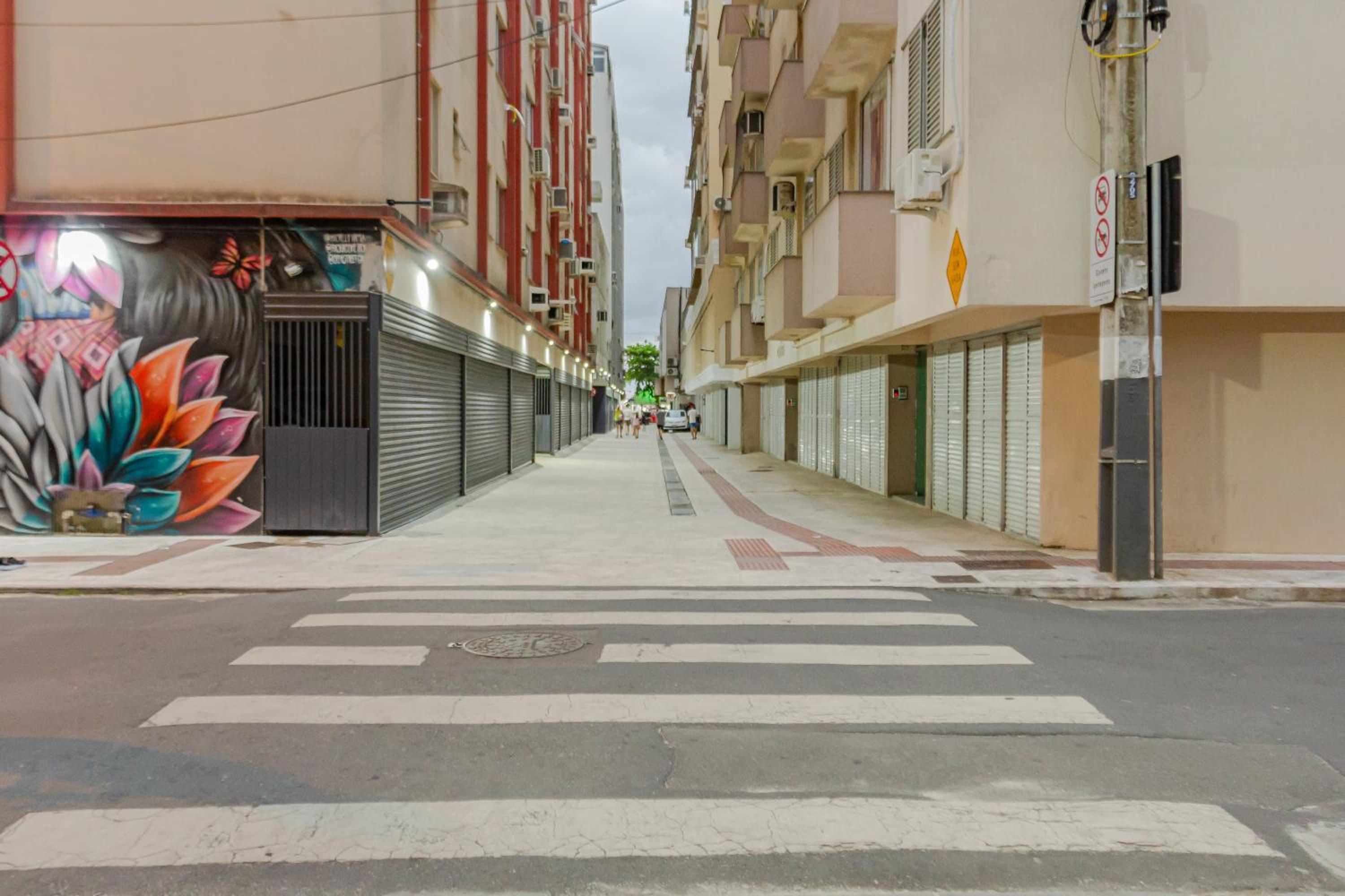 Apto na Rua 1200 a 100m da Praia P2189