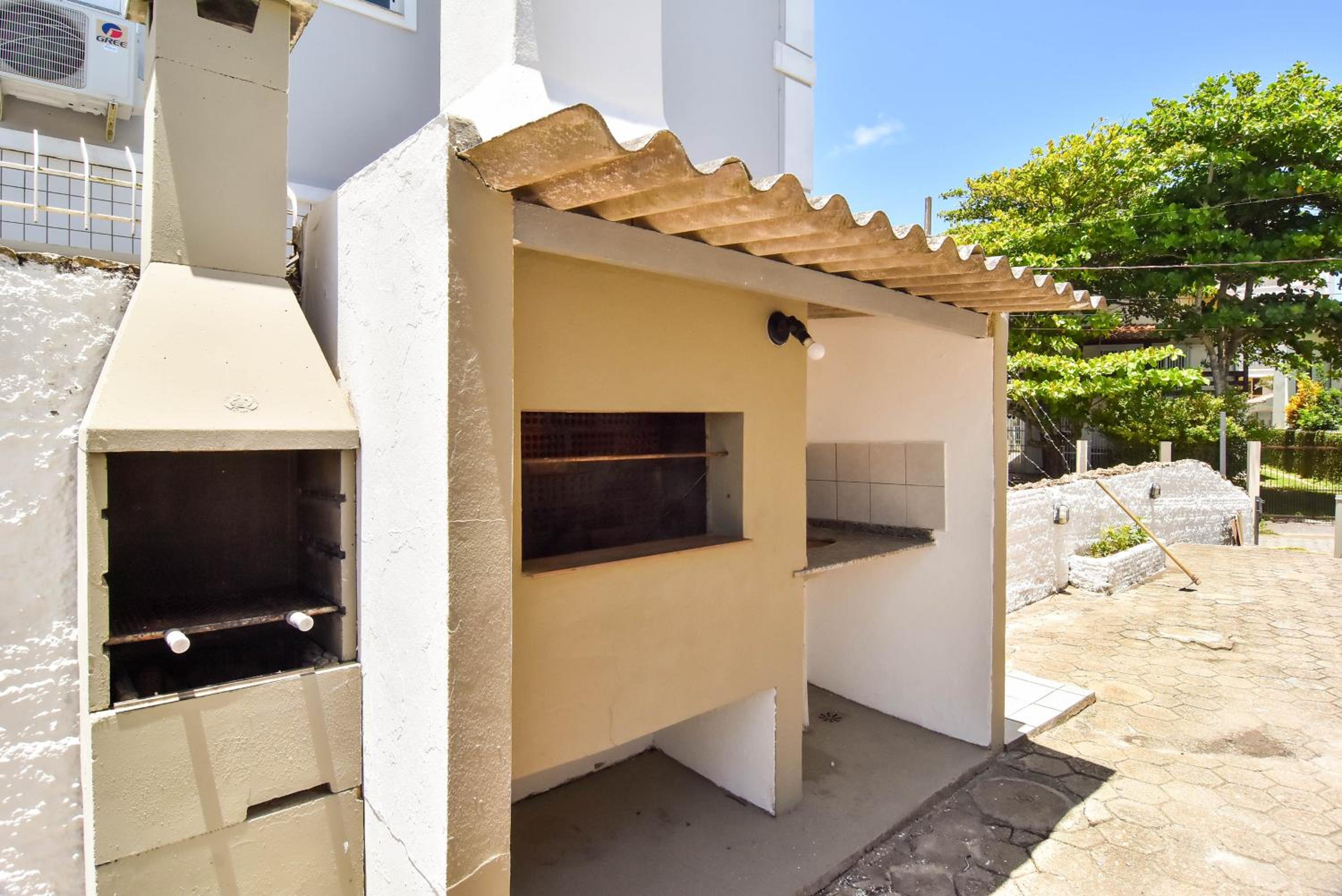 Beach Office nos Ingleses, 50 metros do Mar P2057