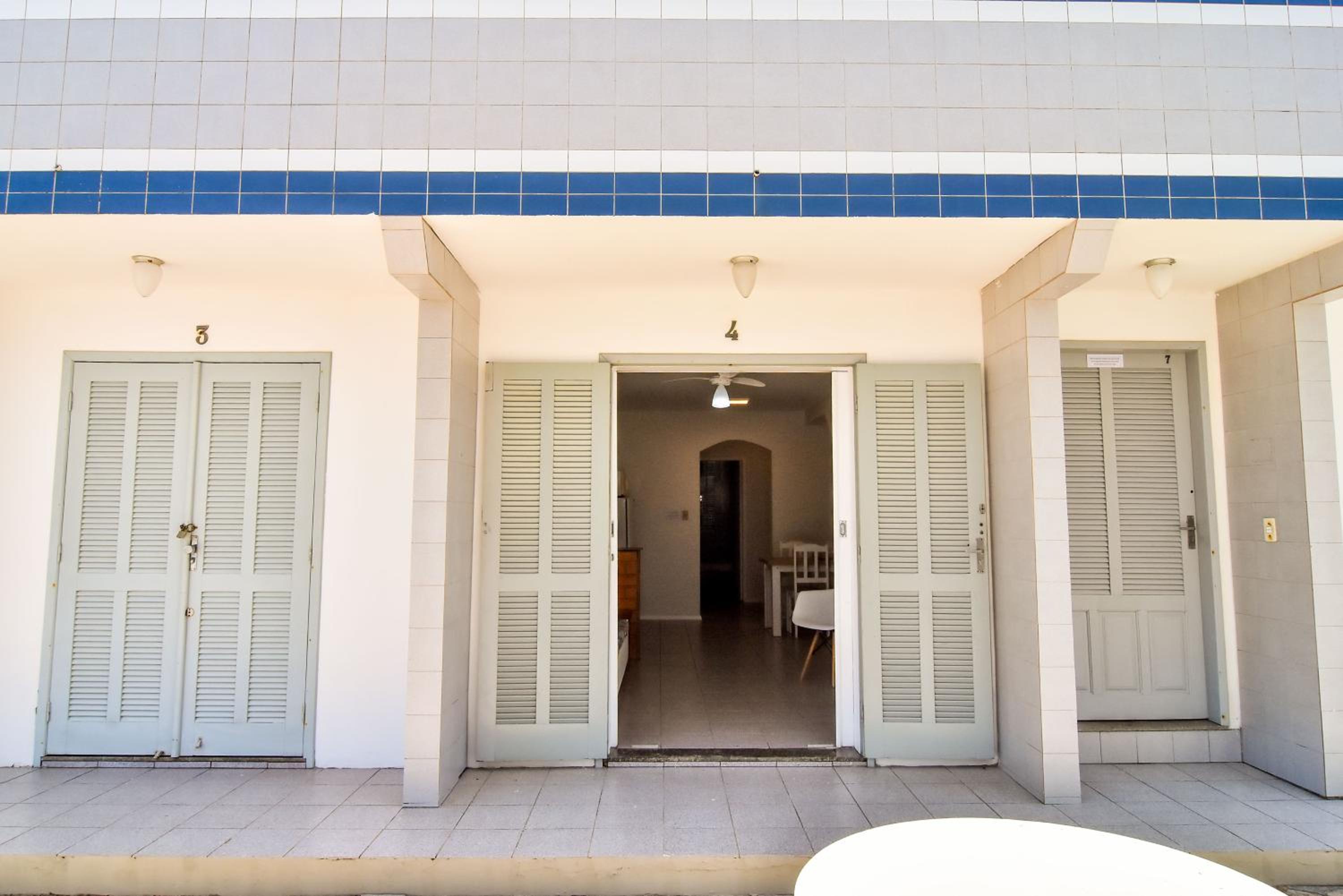 Beach Office nos Ingleses, 50 metros do Mar P2057