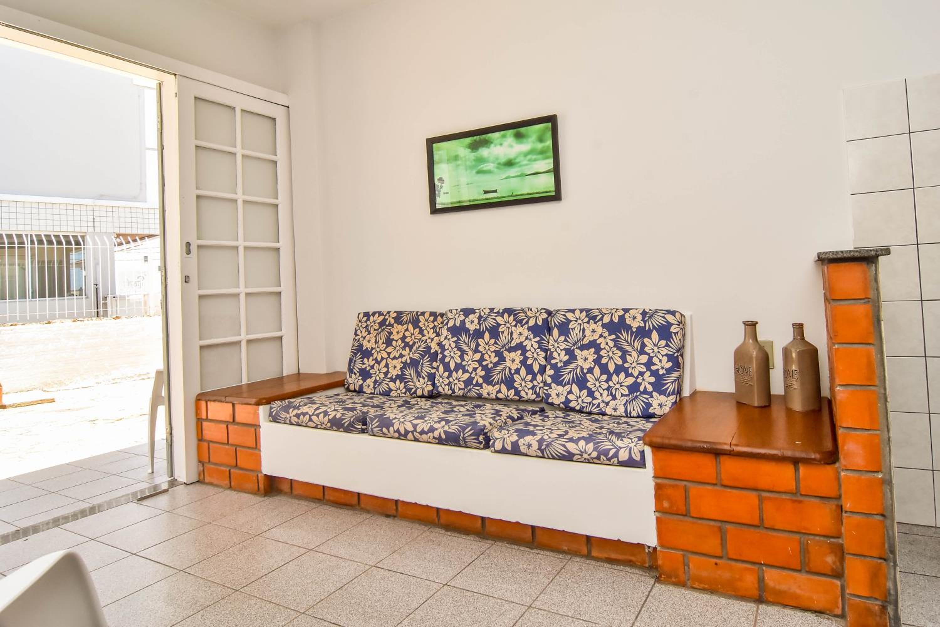 Beach Office nos Ingleses, 50 metros do Mar P2057