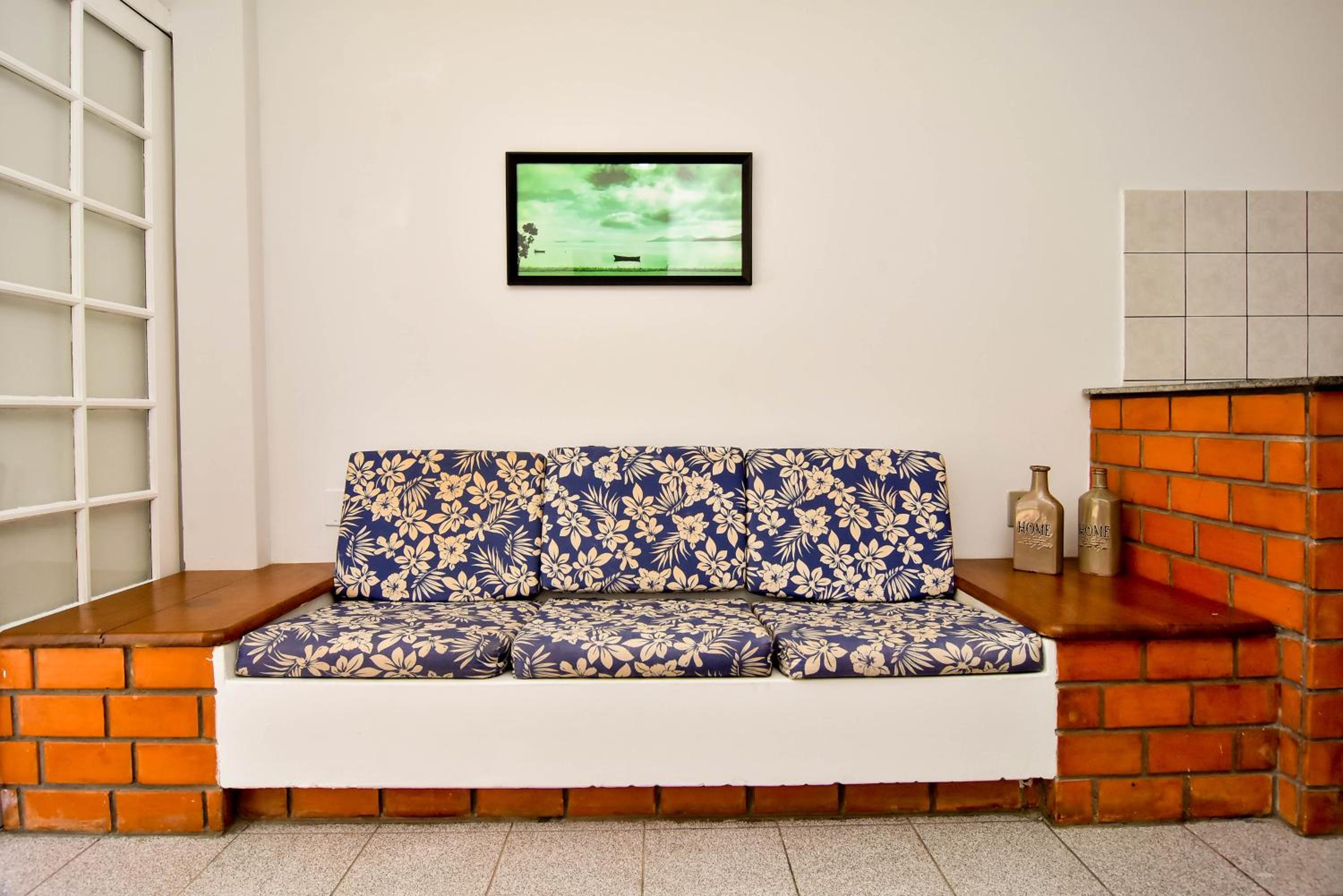Beach Office nos Ingleses, 50 metros do Mar P2057