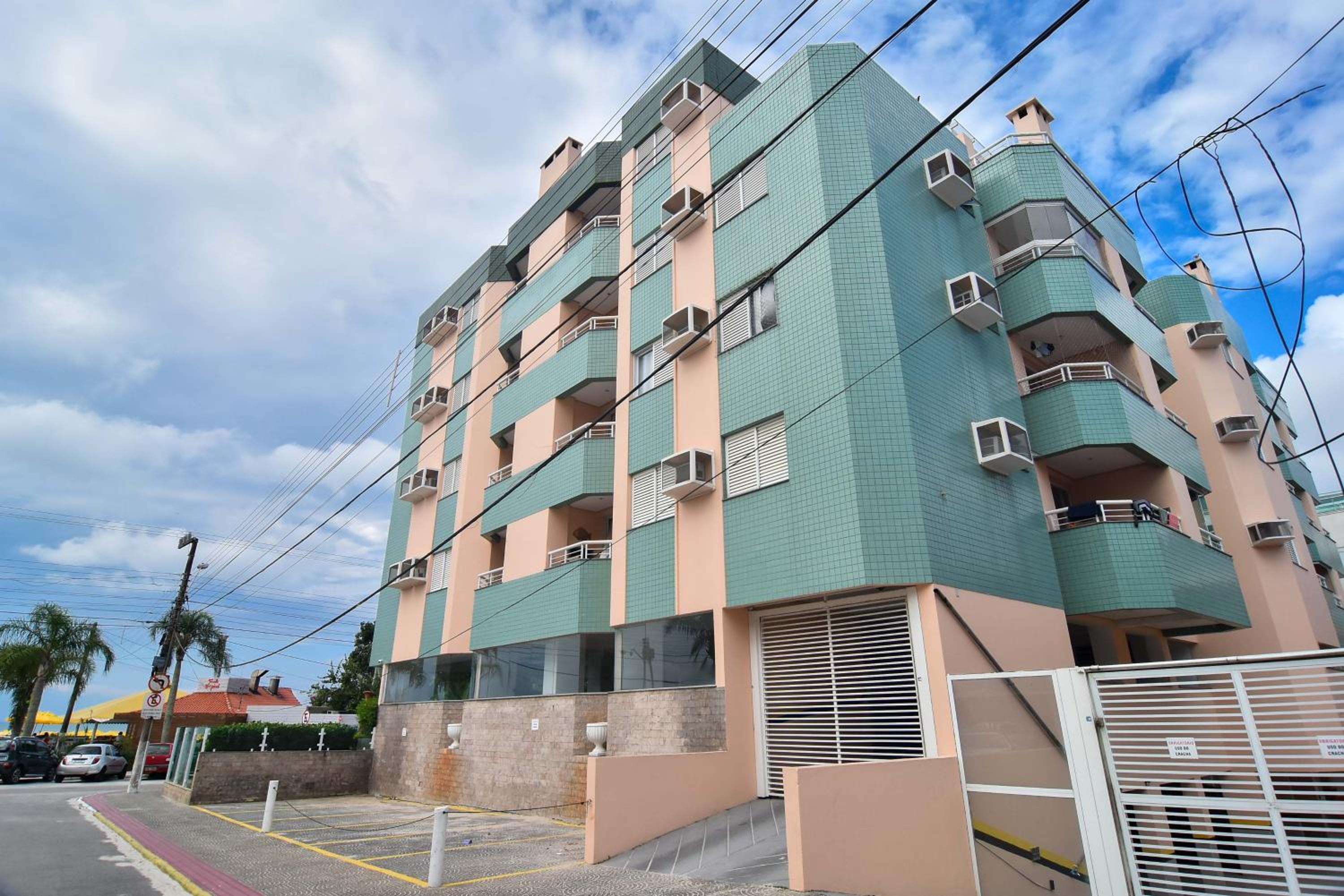Apto 1 quadra da Praia em Canasvieiras P2123