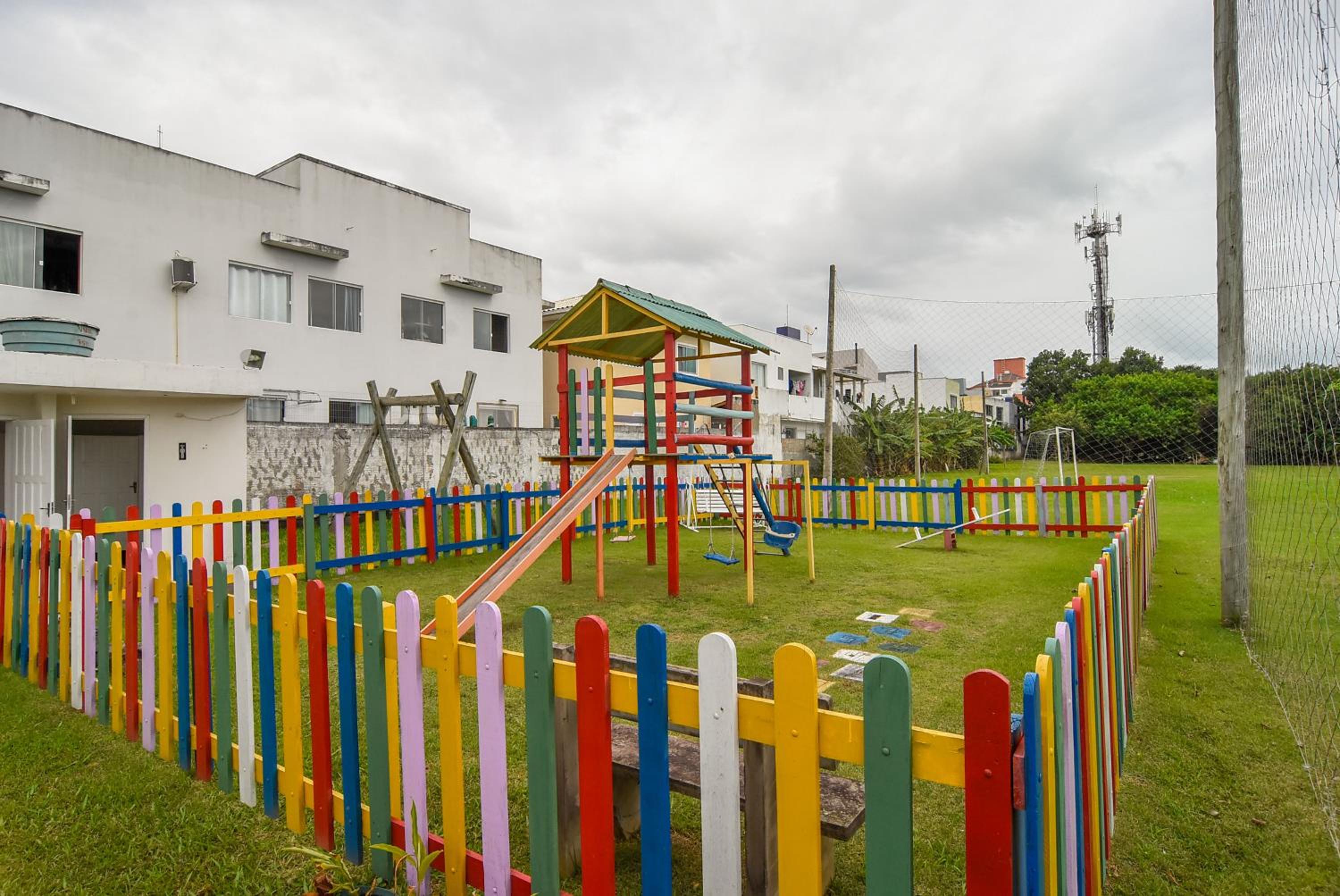 Casa em Cond. Fechado, poucos passos da Praia P539