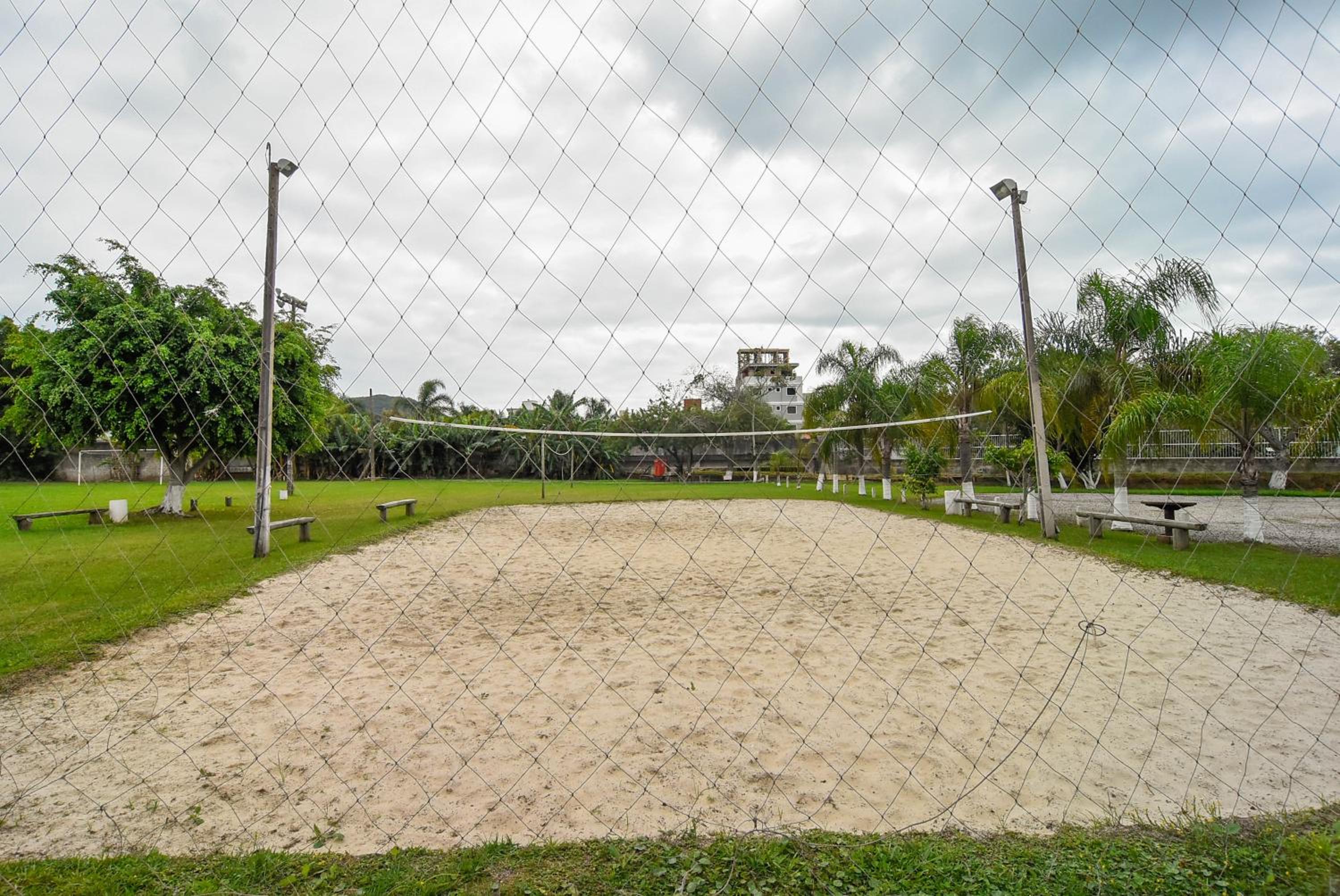 Casa em Cond. Fechado, poucos passos da Praia P539