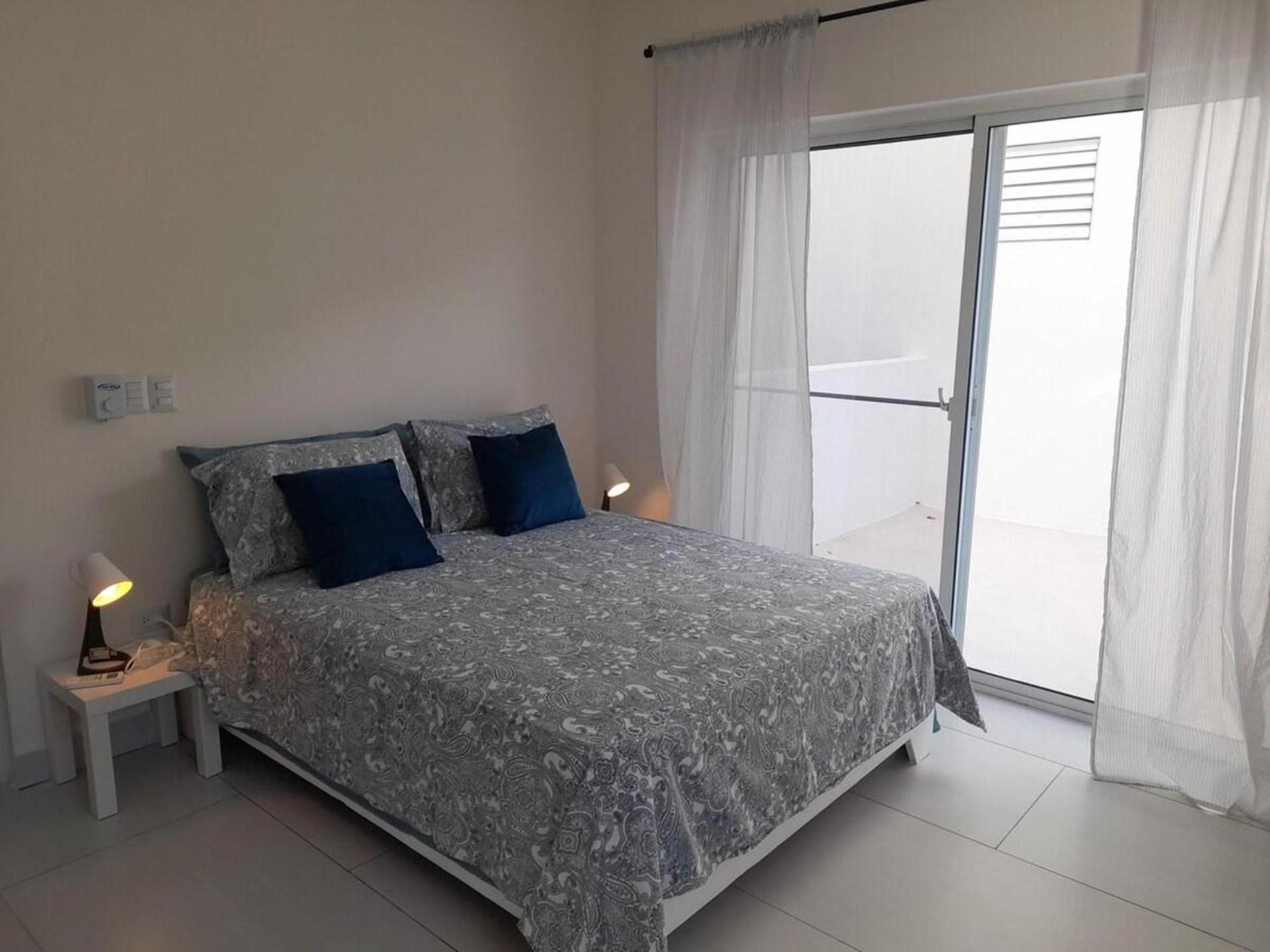 Villa Sleeps 8 with Private Pool