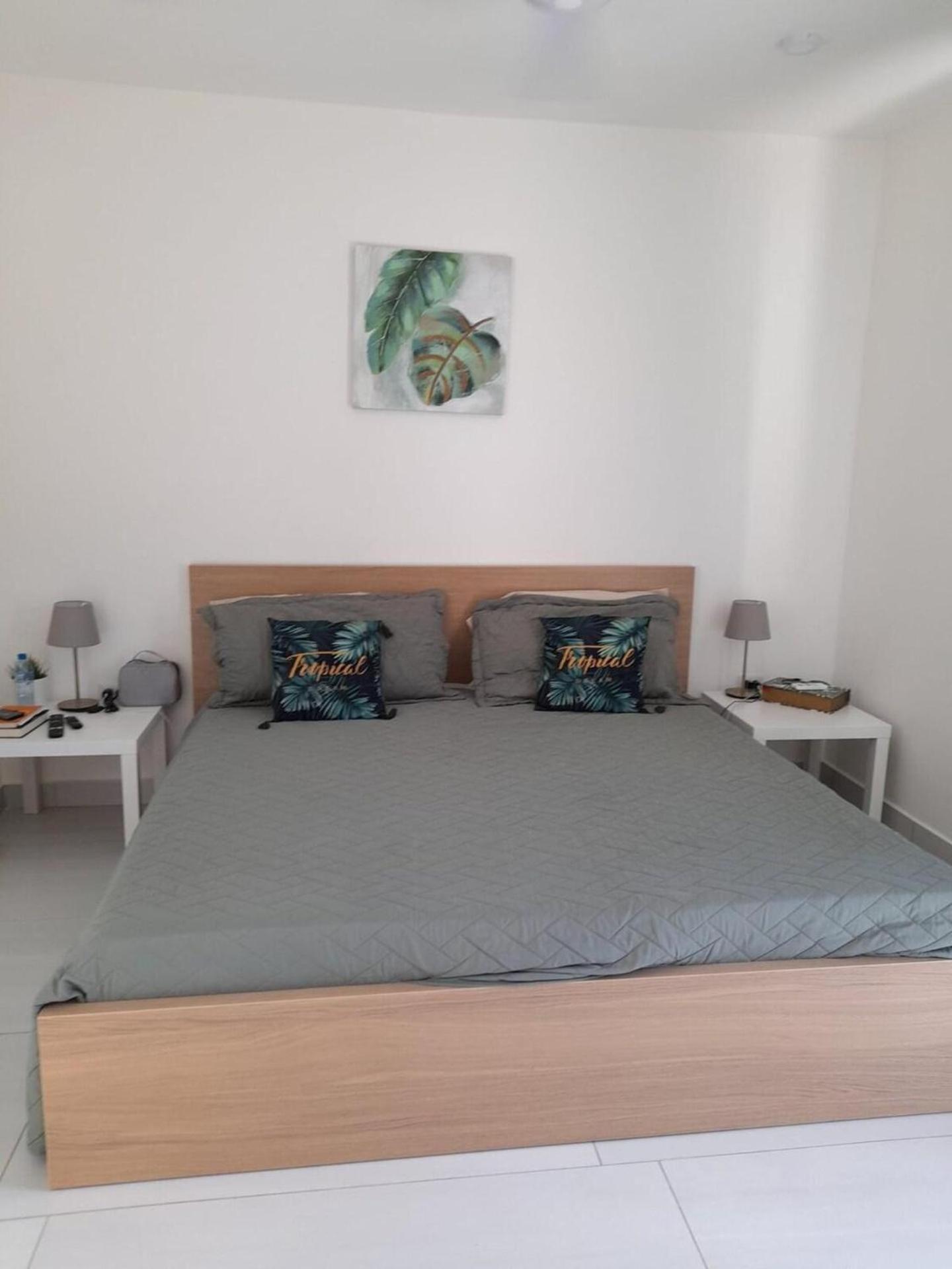 Villa Sleeps 8 with Private Pool