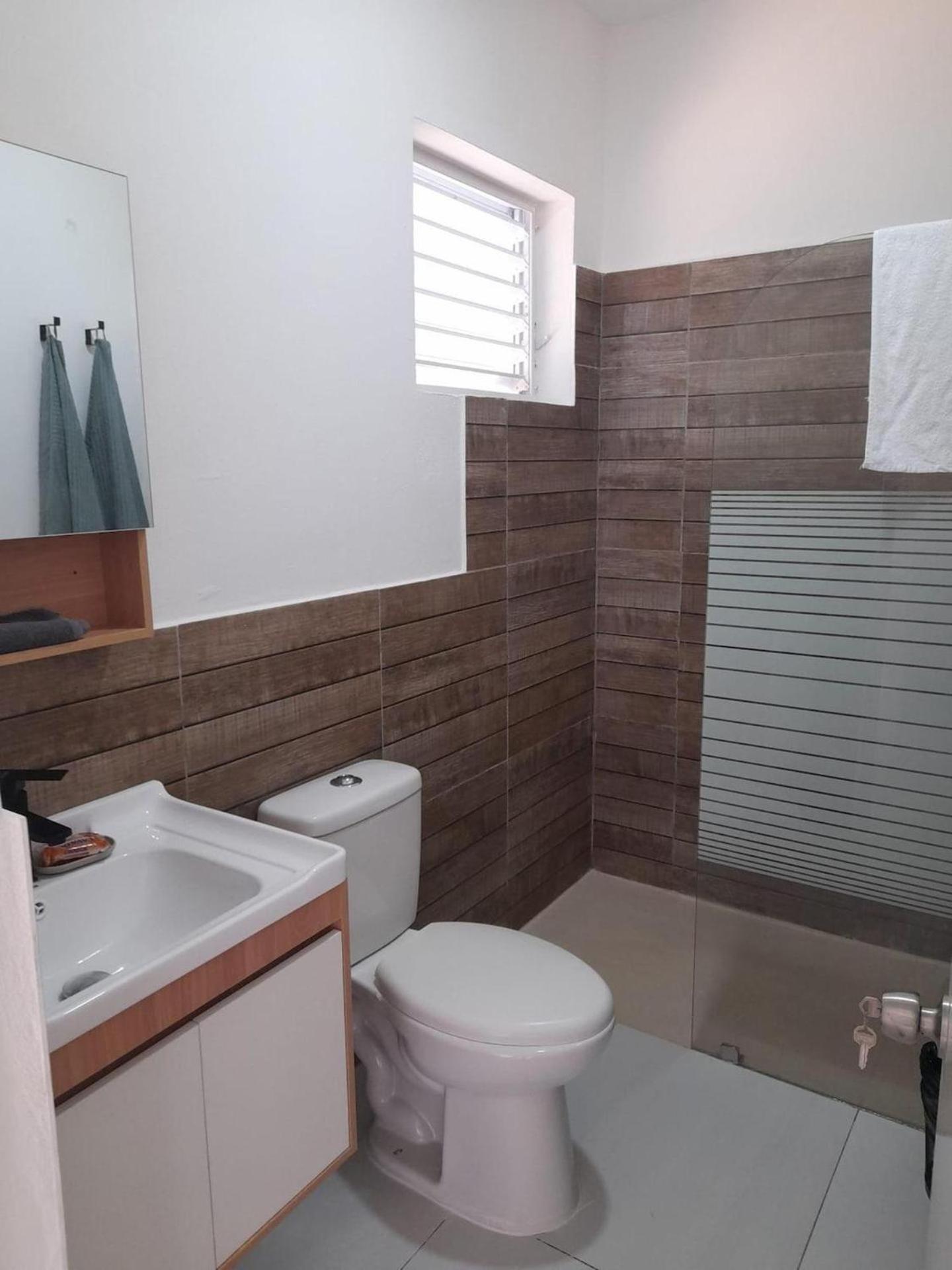 Villa Paradiso Sleeps 8 with Pool