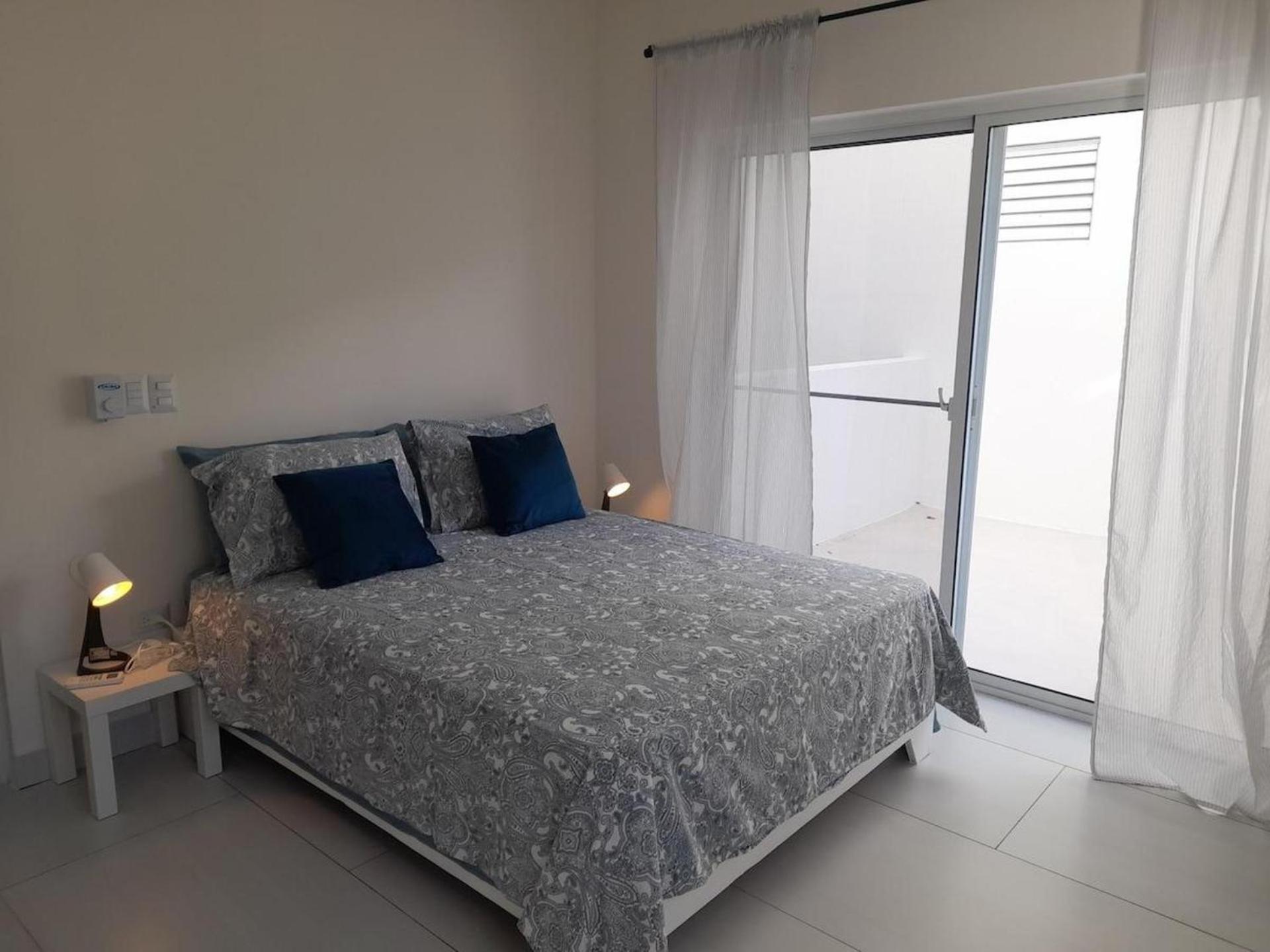 Villa Paradiso Sleeps 8 with Pool