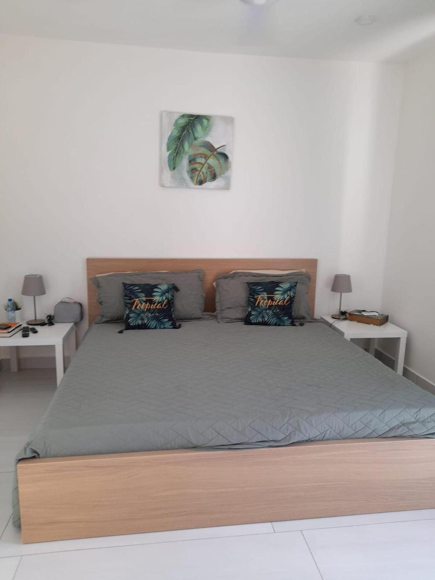 Villa Paradiso Sleeps 8 with Pool