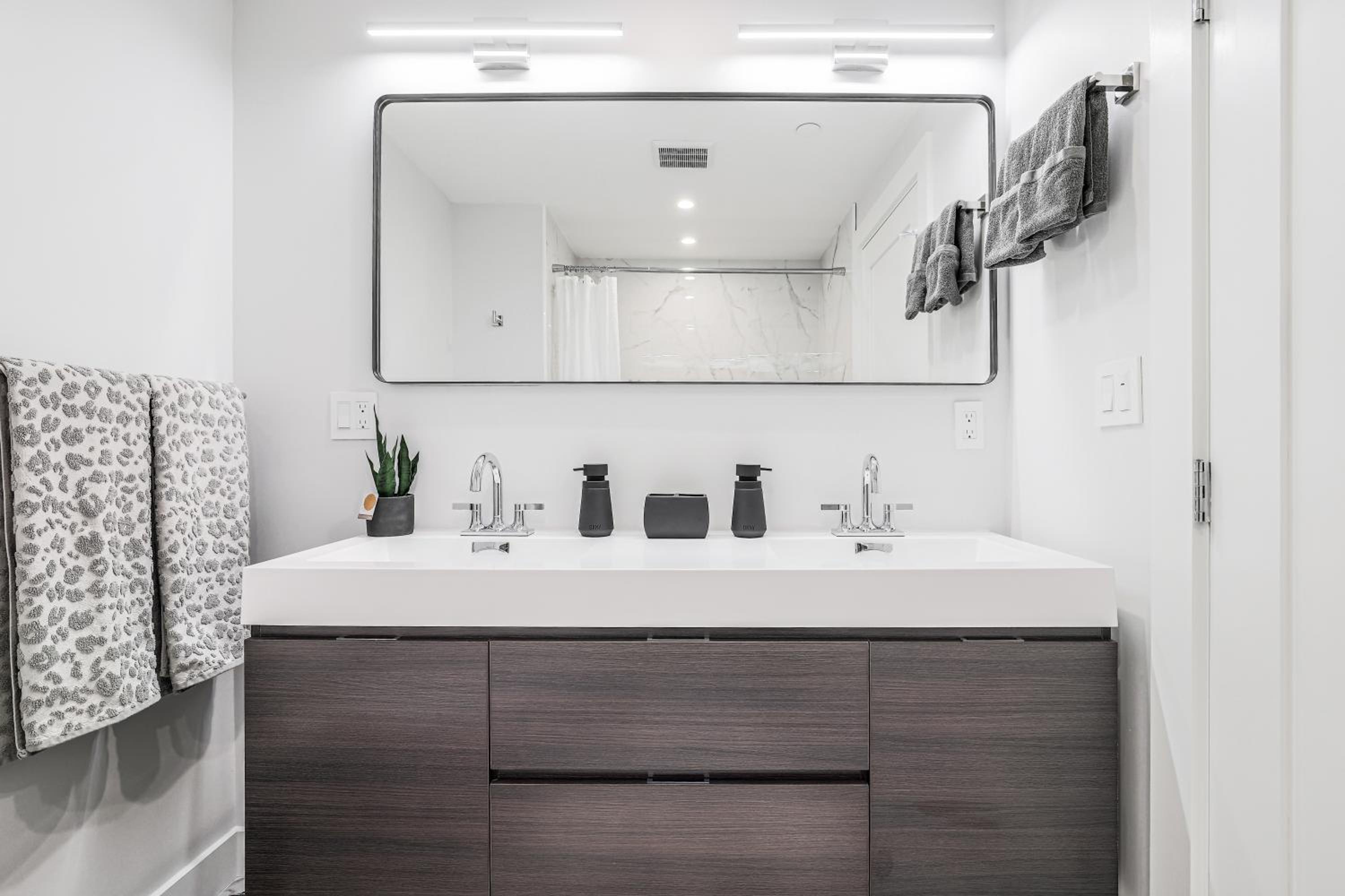3BR2Bth parking, CambridgeBoston, WD, Subway, AC - Property Image 9