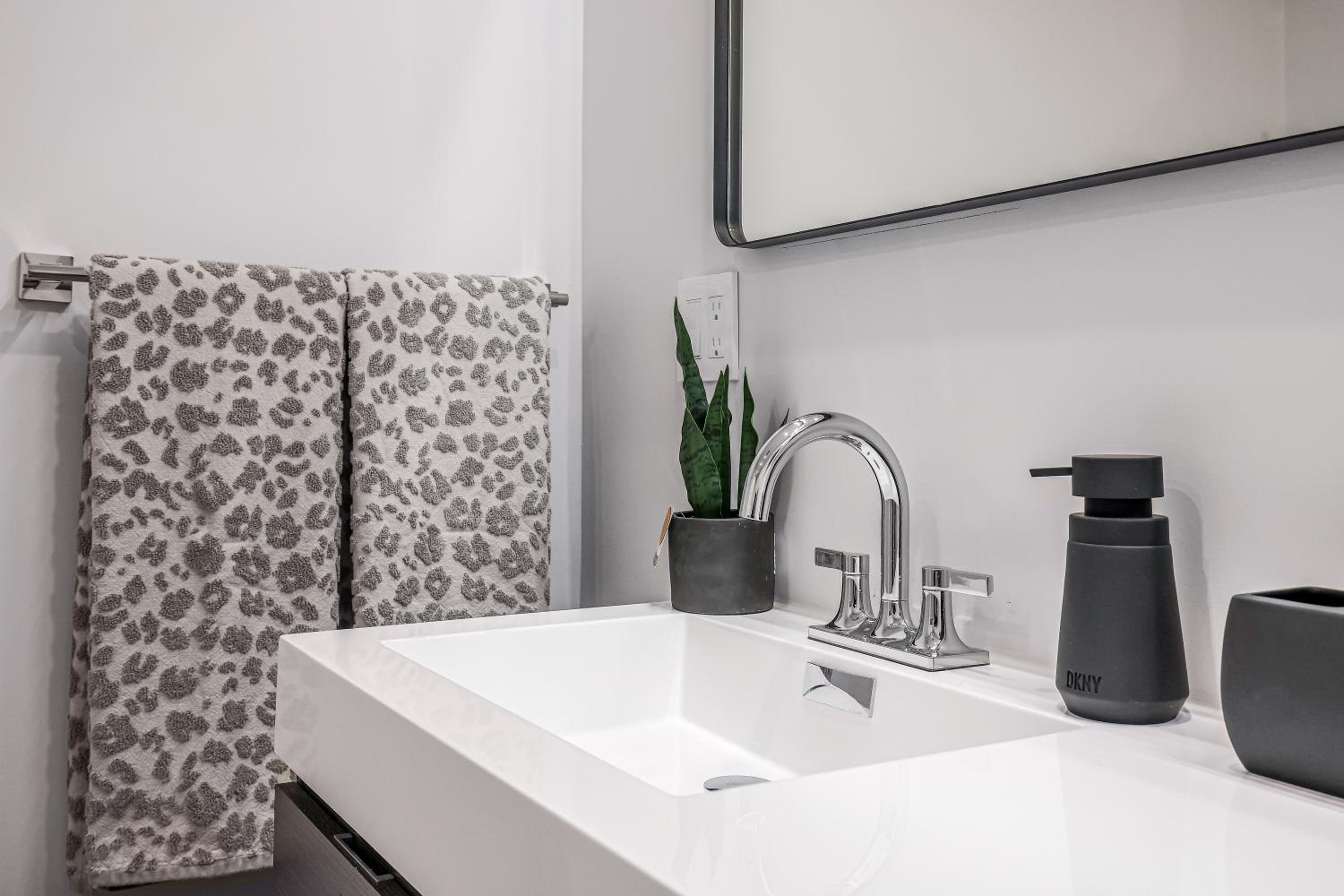 3BR2Bth parking, CambridgeBoston, WD, Subway, AC - Property Image 2