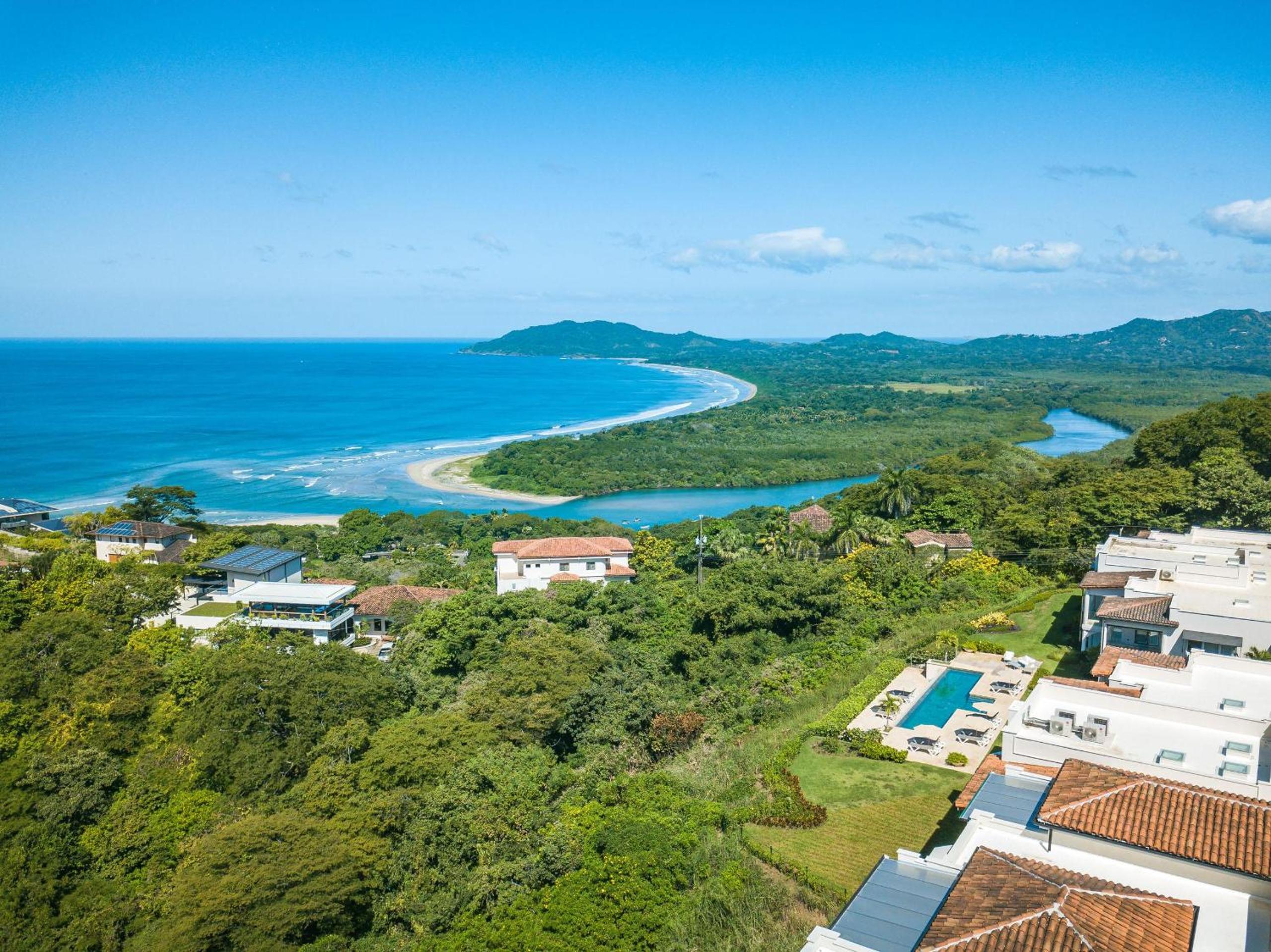 La Vista Diria Condo