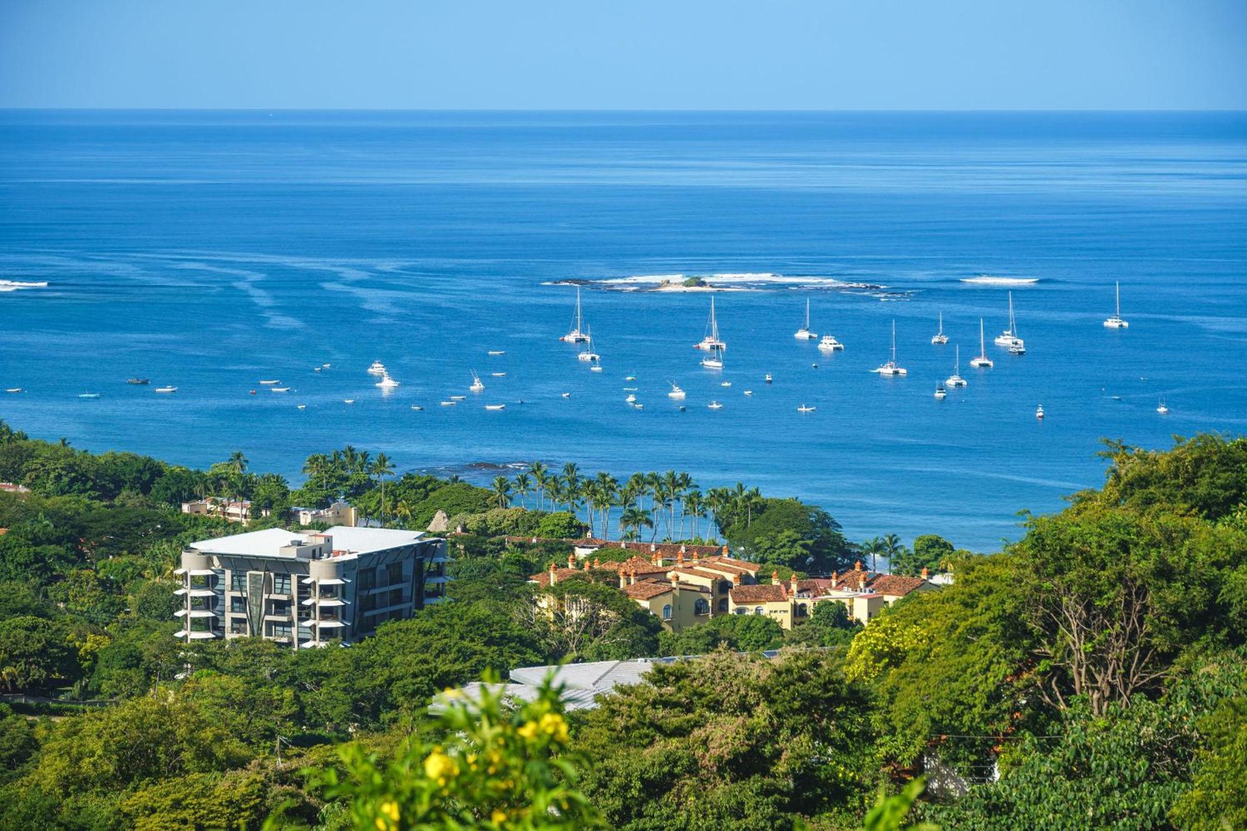 La Vista Diria Condo