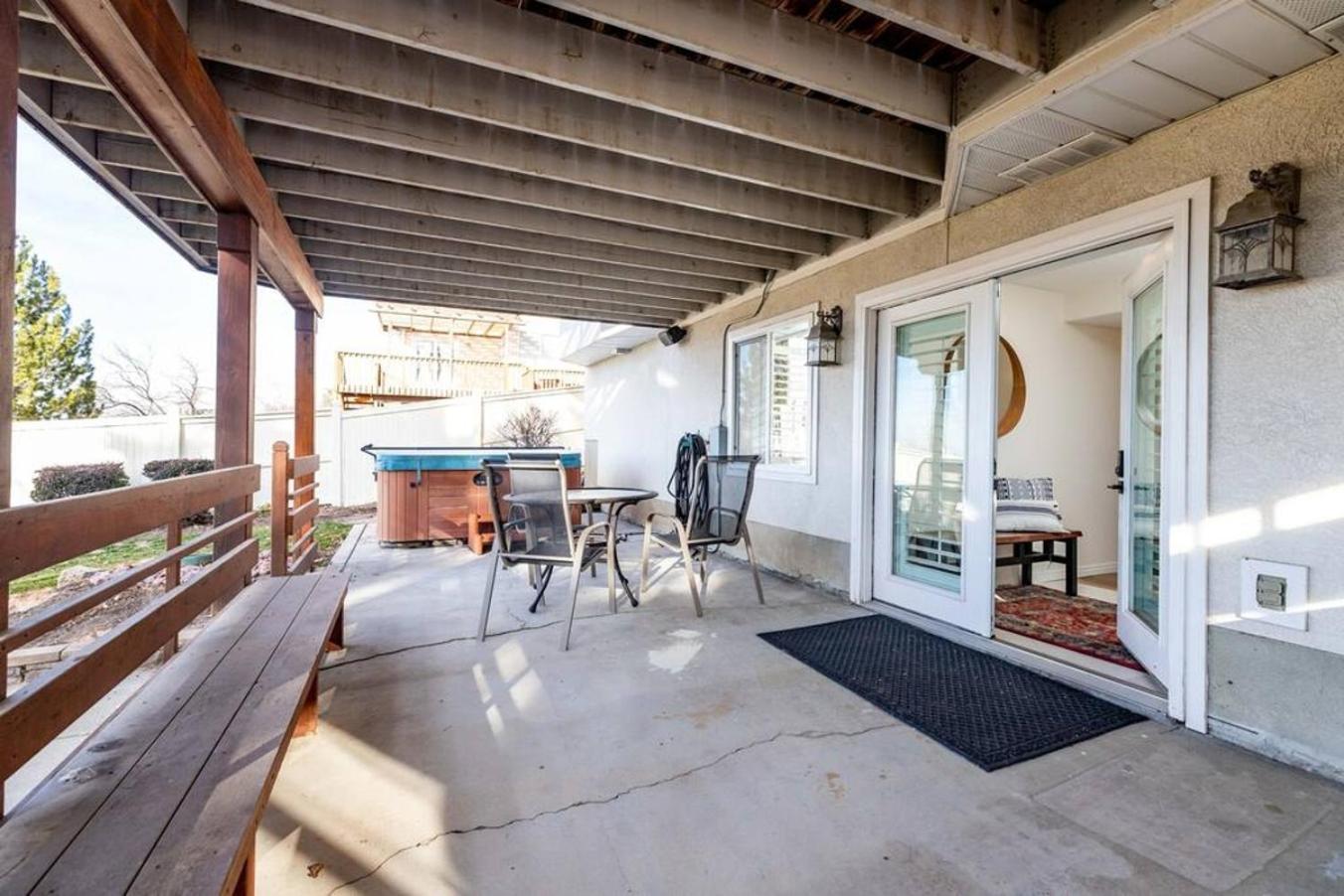 Charming 2br With Hot Tub