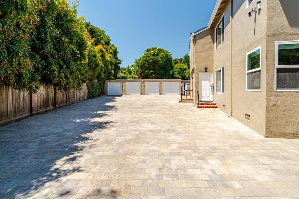 1 Palo Alto - Private Apartment with Parking, AC, Laundry, Fully Furnished view 4
