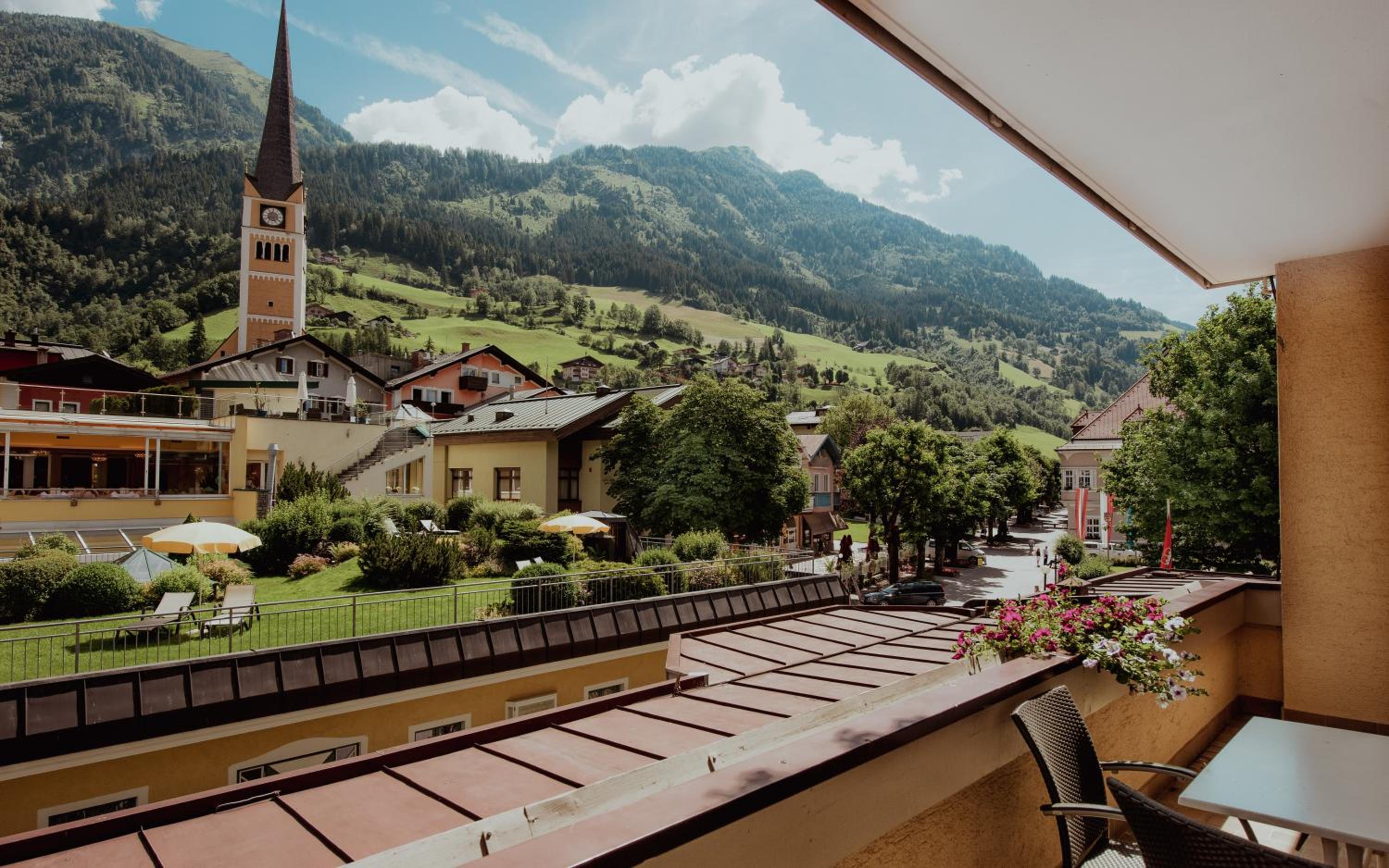 Appartement Hotel Panorama-im Bademantel direkt in die Alpentherme