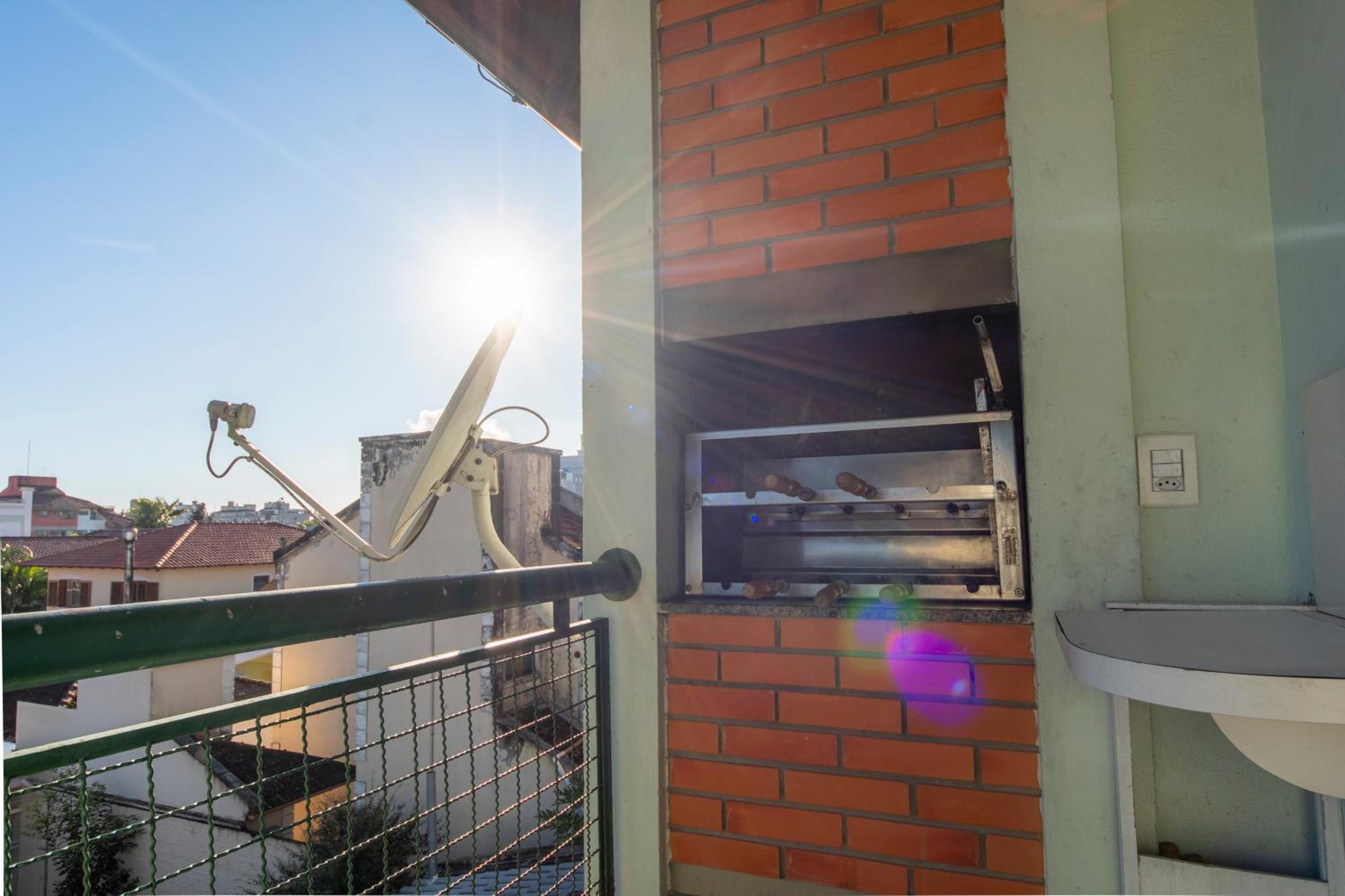 Apto confortável no centro de Canasvieiras YF2045
