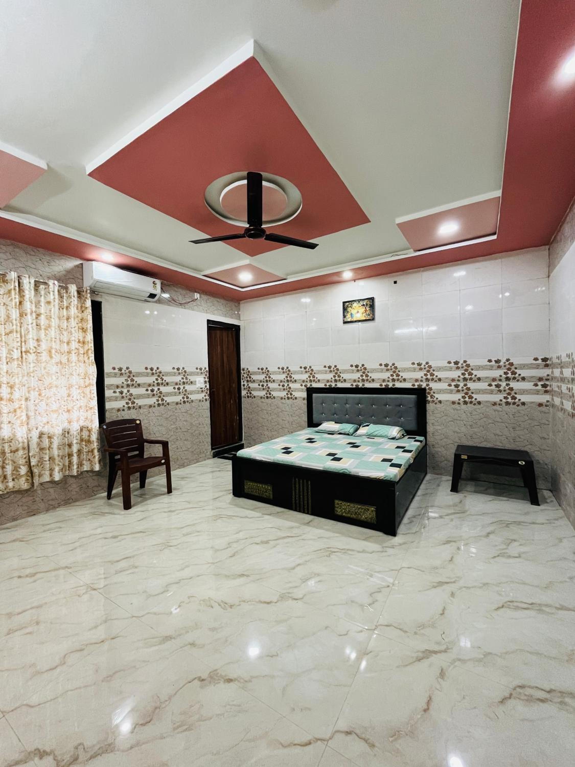 Radha HridayNath Dham - Near Prem mandir view 2