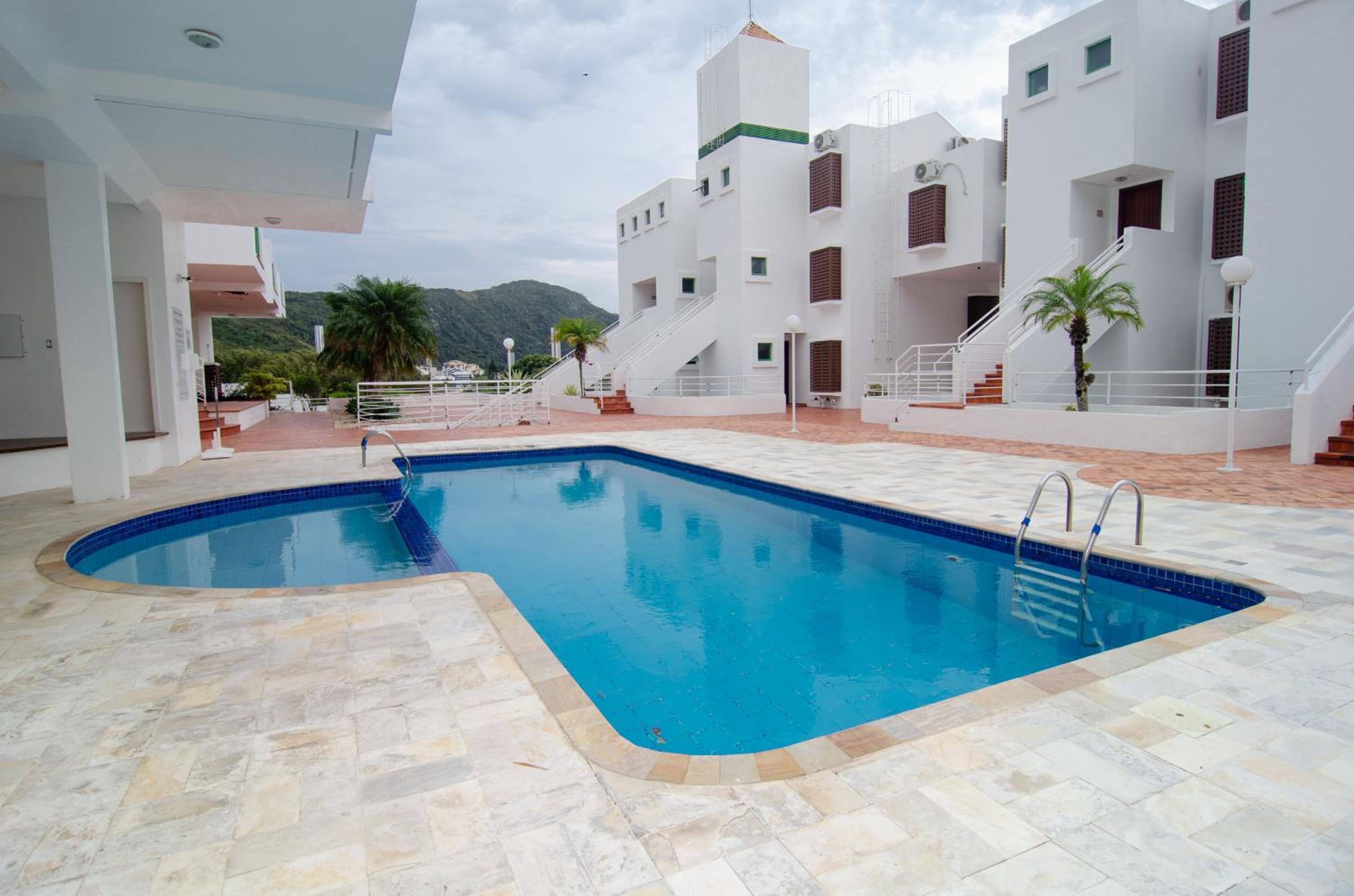 Duplex Vista Mar na Praia Brava YF7387