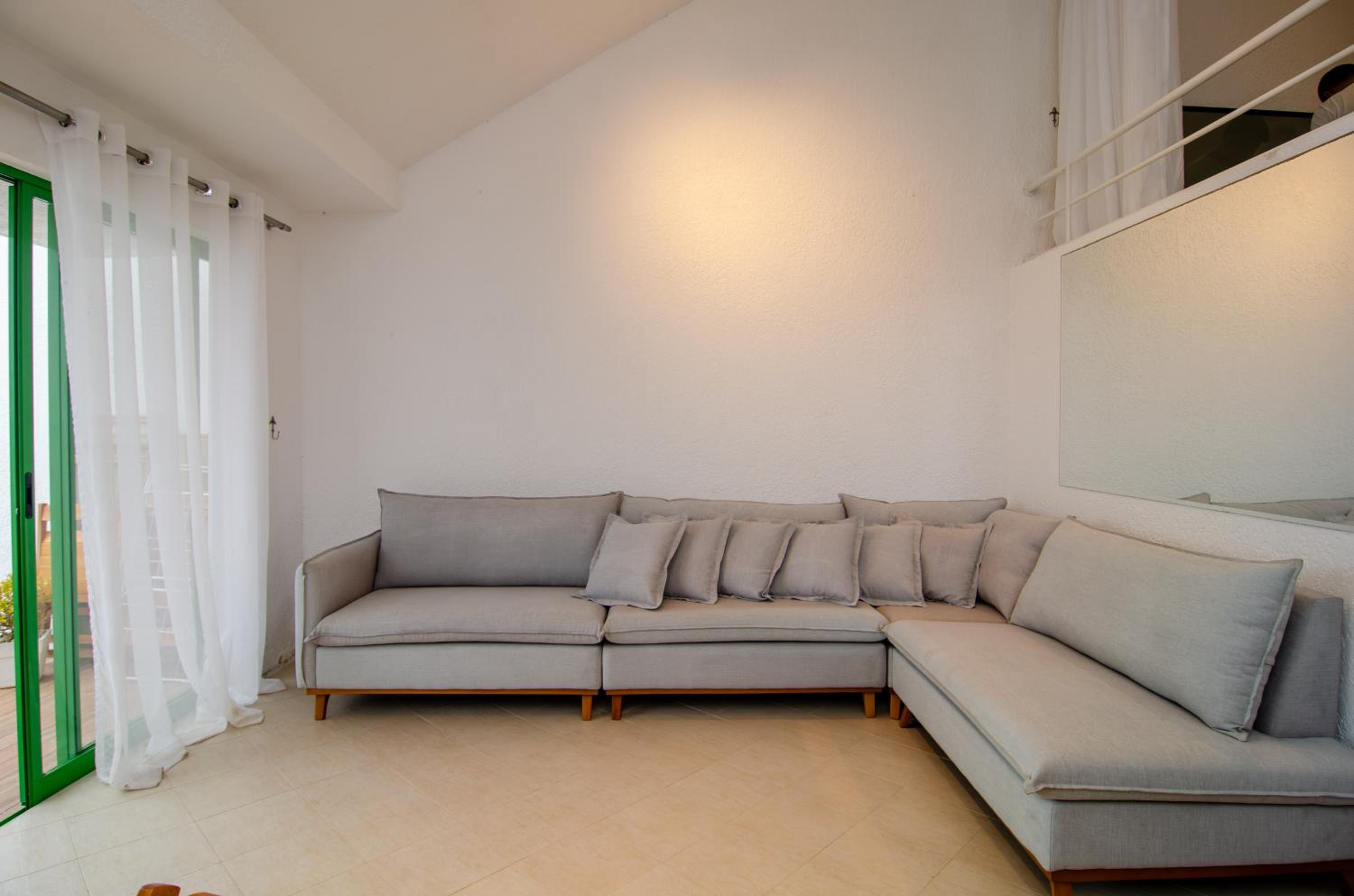 Duplex Vista Mar na Praia Brava YF7387