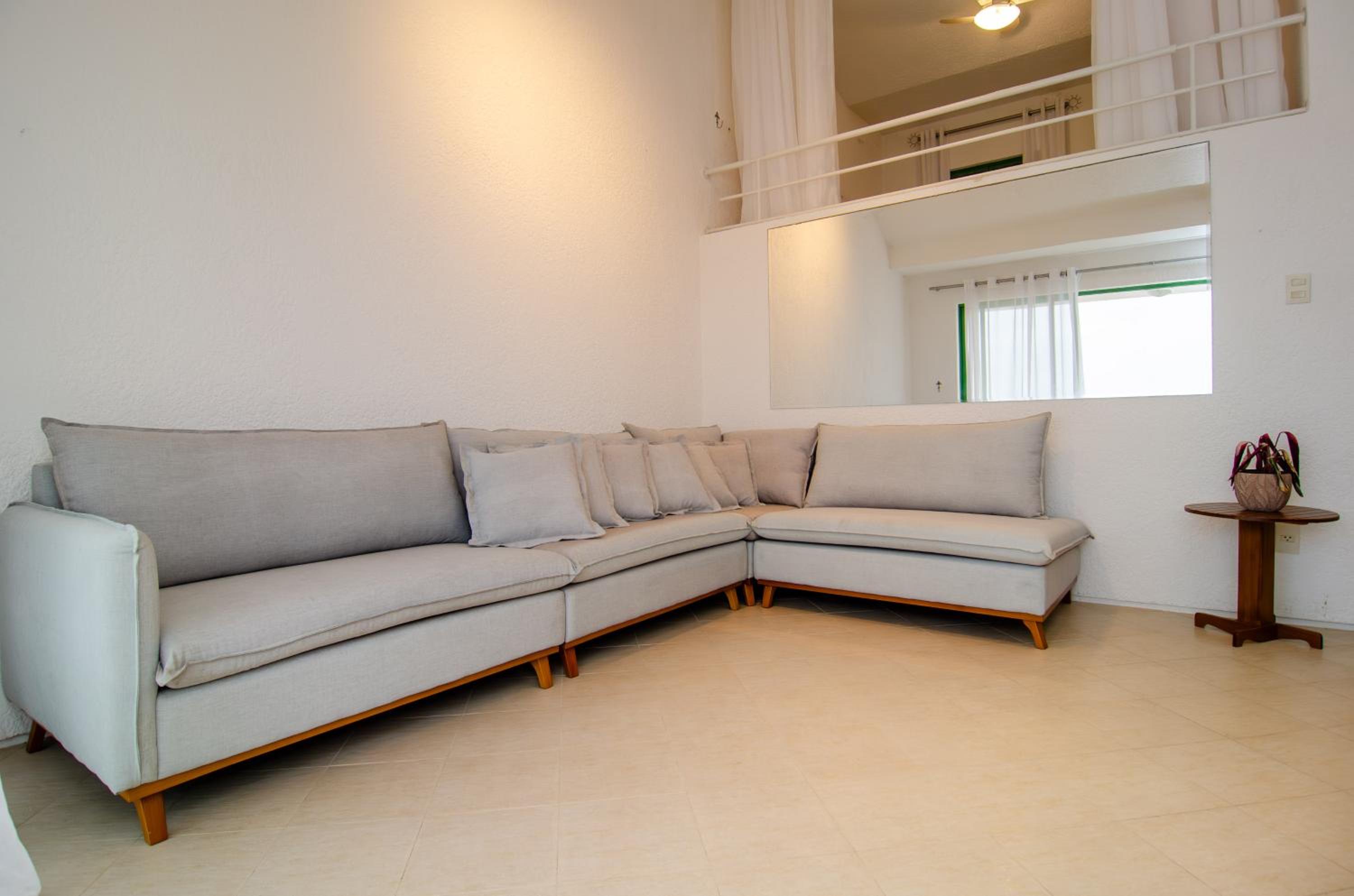 Duplex Vista Mar na Praia Brava YF7387