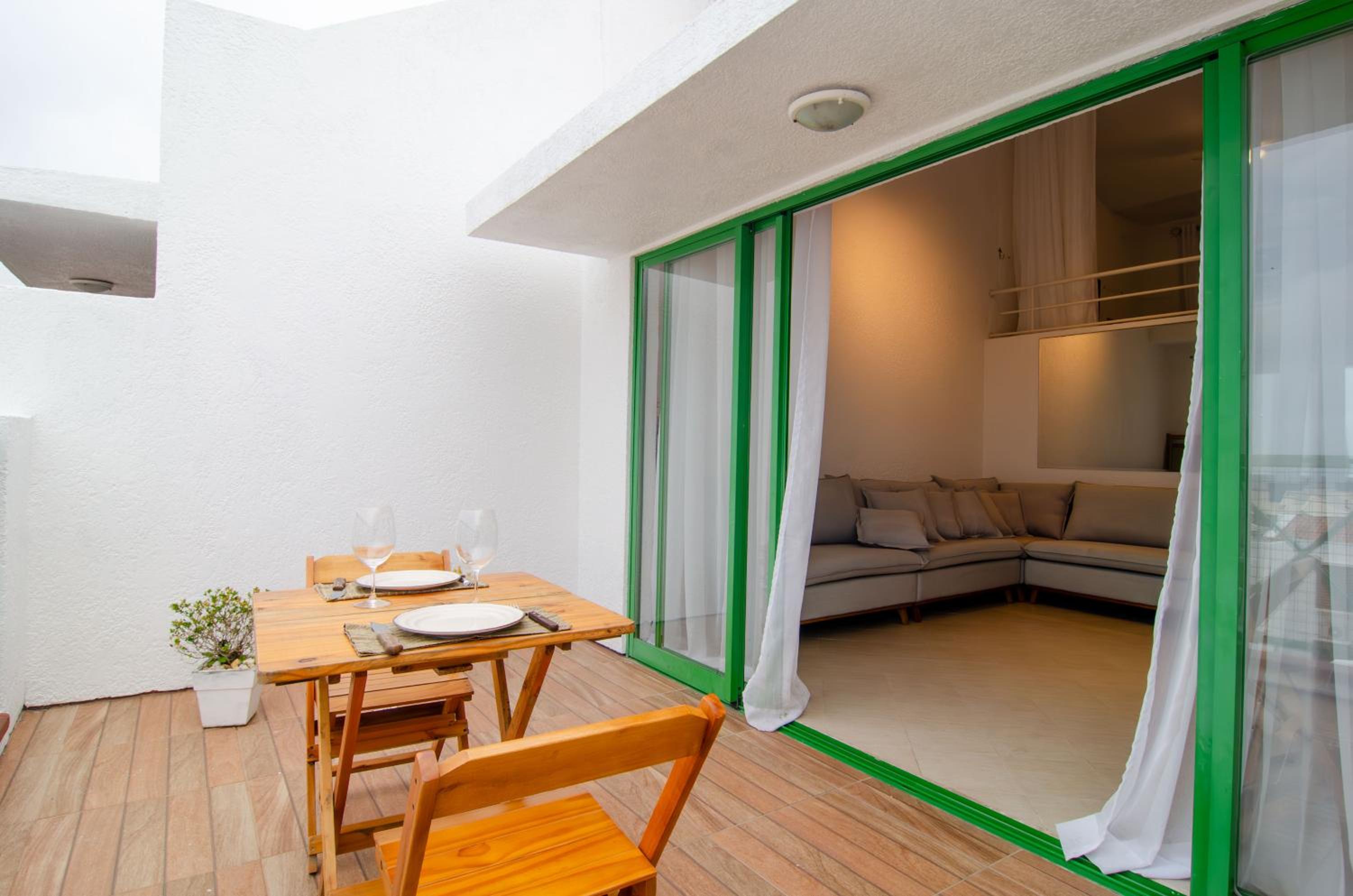 Duplex Vista Mar na Praia Brava YF7387