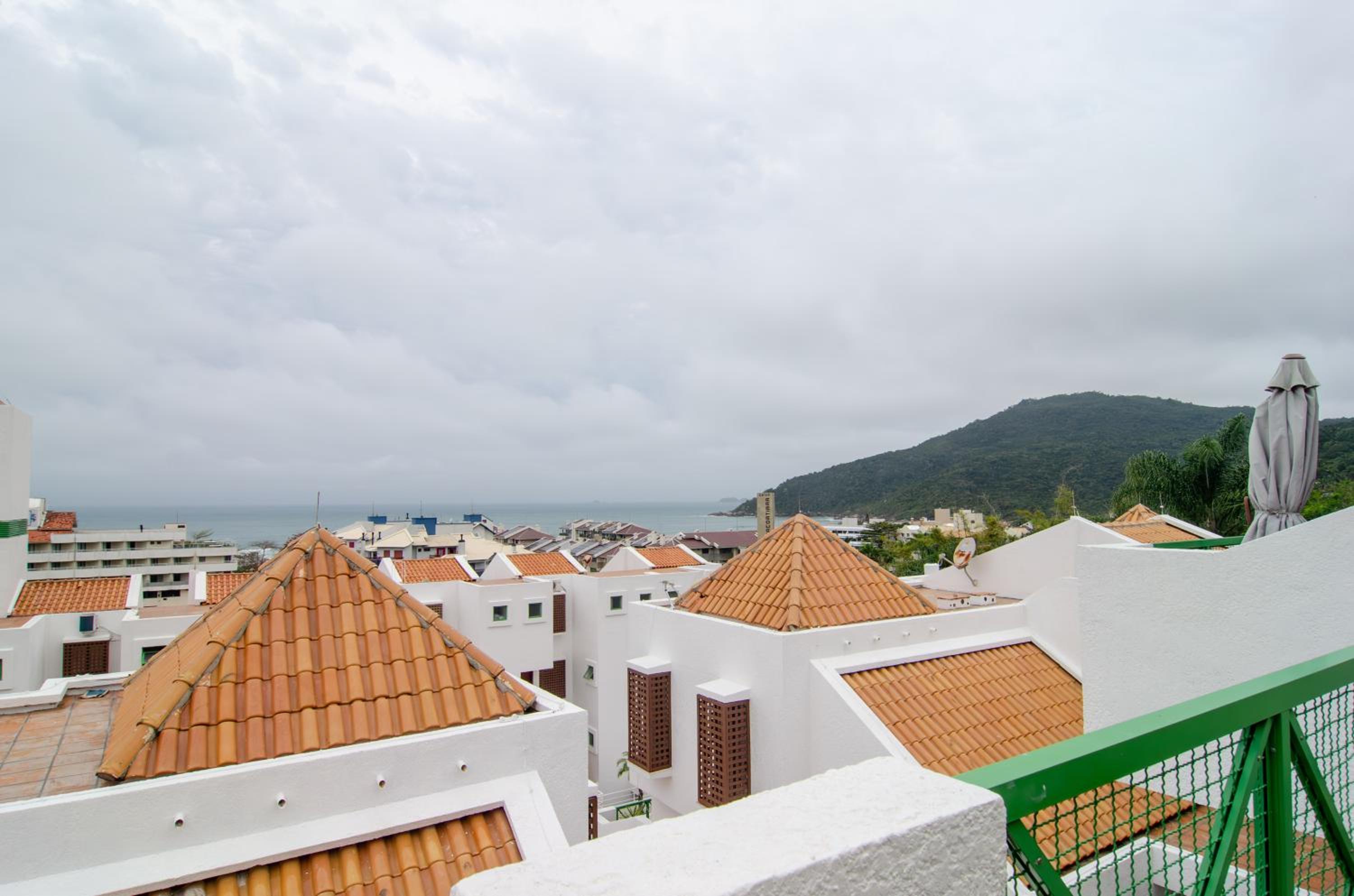 Duplex Vista Mar na Praia Brava YF7387
