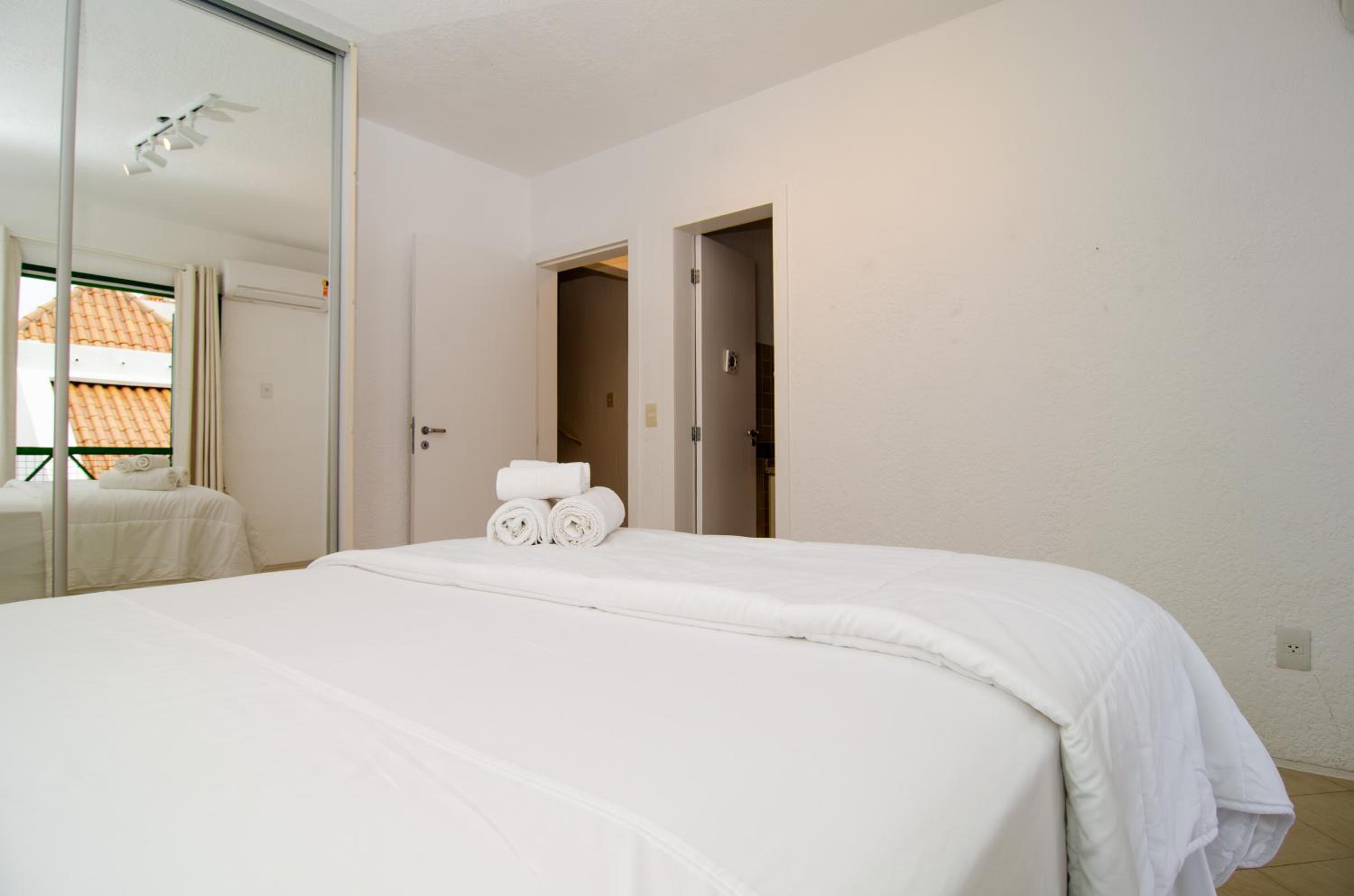 Duplex Vista Mar na Praia Brava YF7387