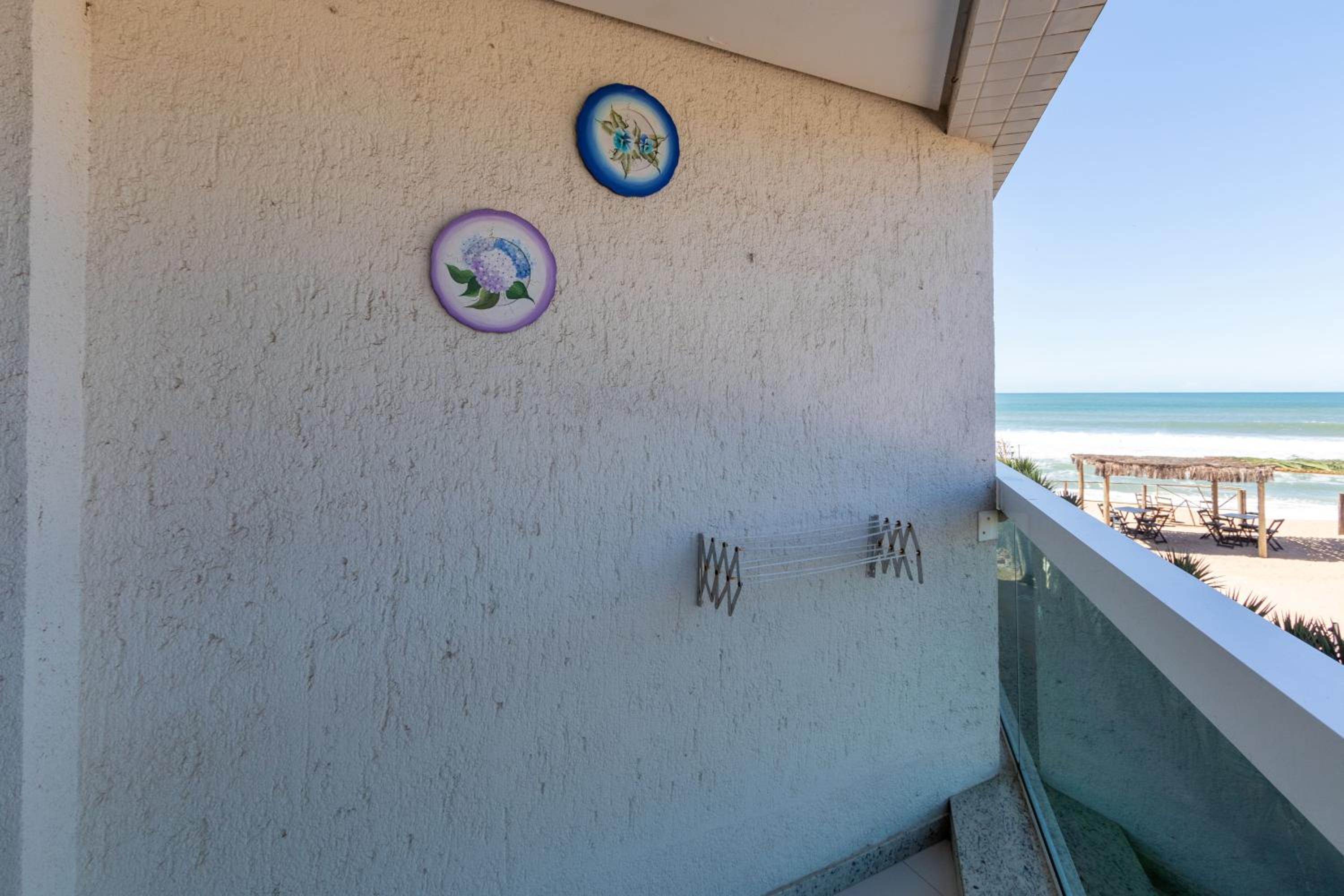 Apartamento com Vista Mar e Acesso a Praia YY4578