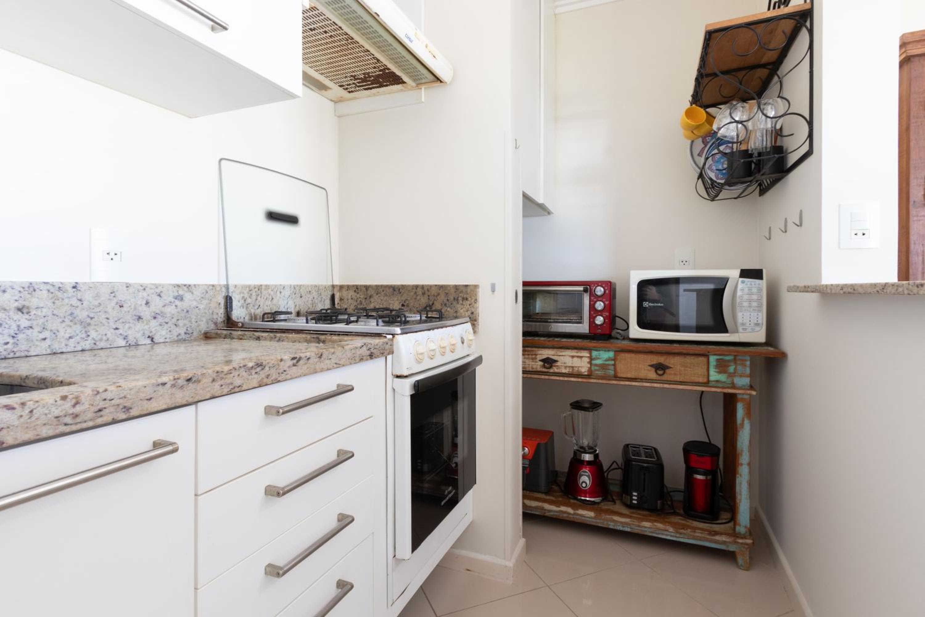 Apartamento com Vista Mar e Acesso a Praia YY4578