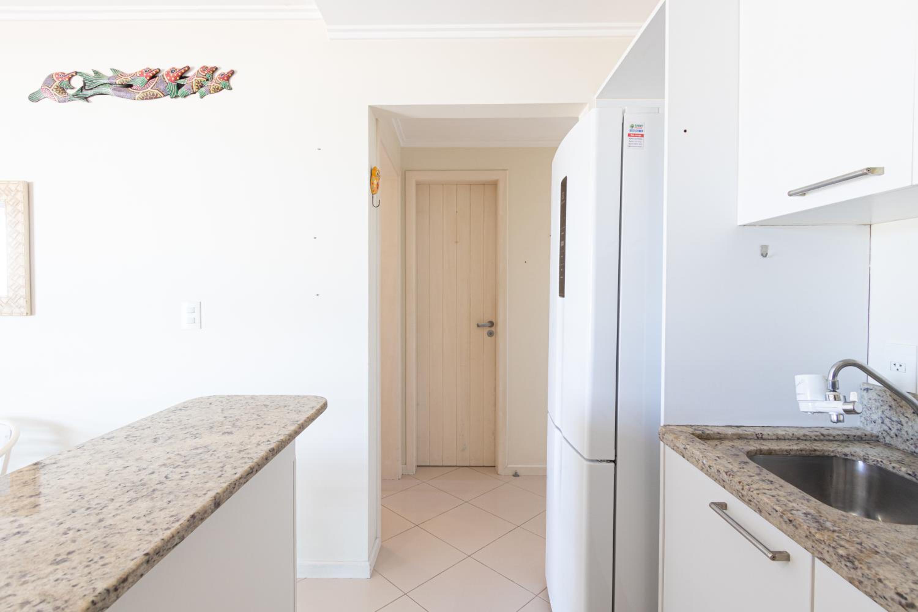 Apartamento com Vista Mar e Acesso a Praia YY4578