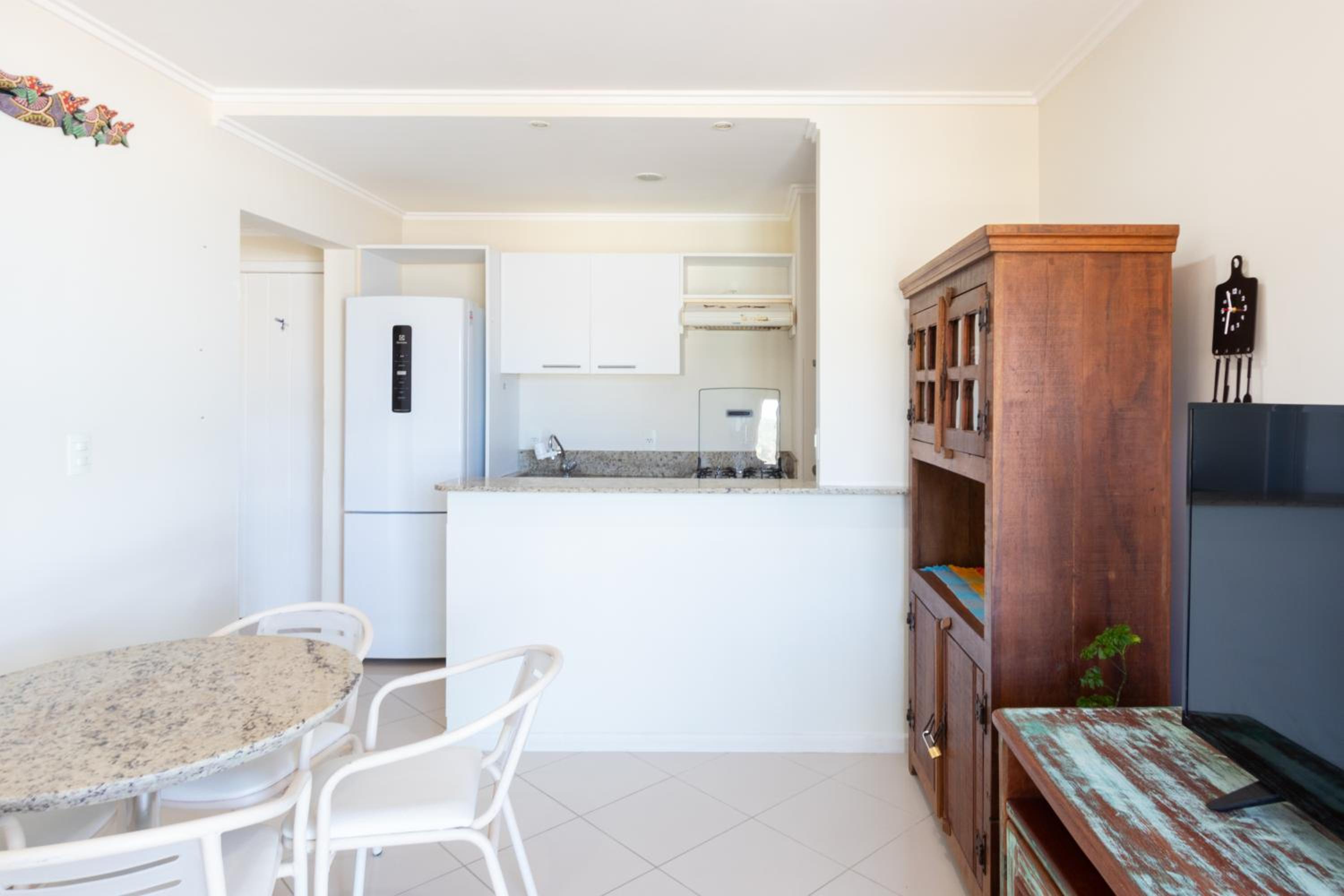 Apartamento com Vista Mar e Acesso a Praia YY4578