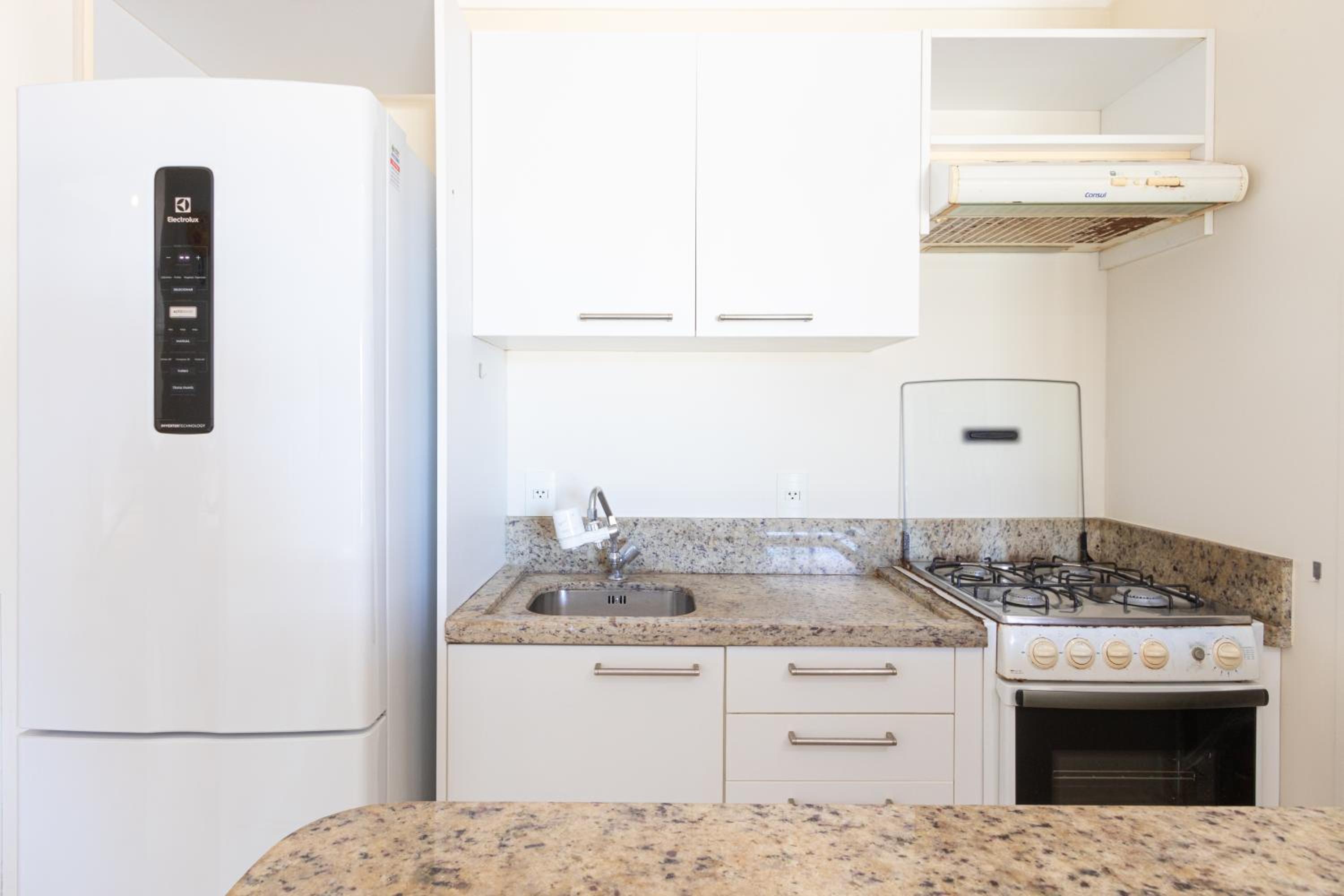 Apartamento com Vista Mar e Acesso a Praia YY4578