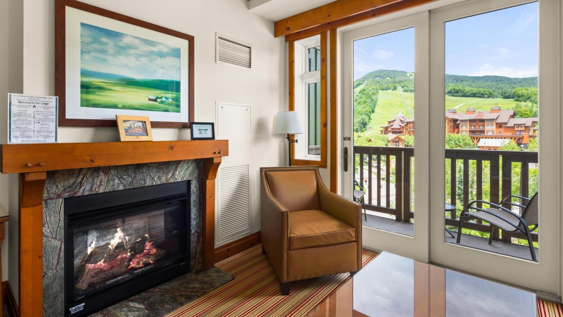 1434 - Studio - Spruce Peak Lodge - Stowe Mt Resort - Ski in Ski out - Sleeps 4 view 4