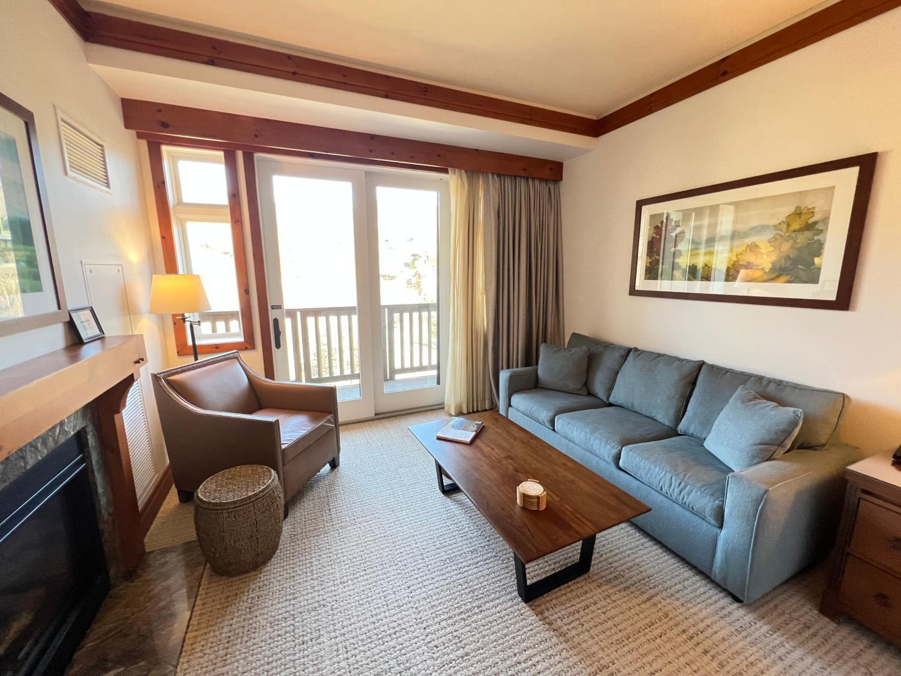 1434 - Studio - Spruce Peak Lodge - Stowe Mt Resort - Ski in Ski out - Sleeps 4 view 5