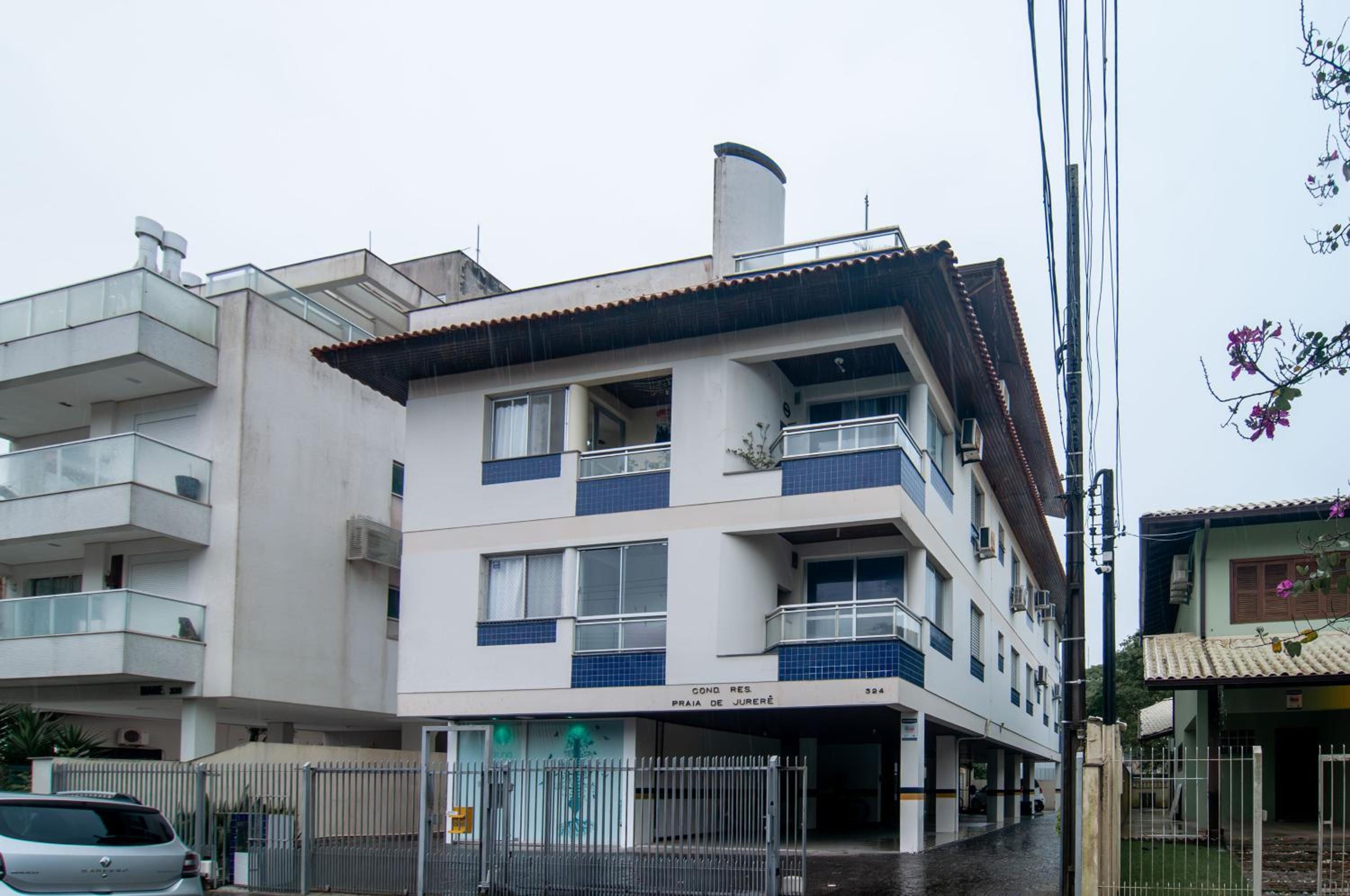 2 quadras da Praia em Jurerê, perto de tudo ZB5367