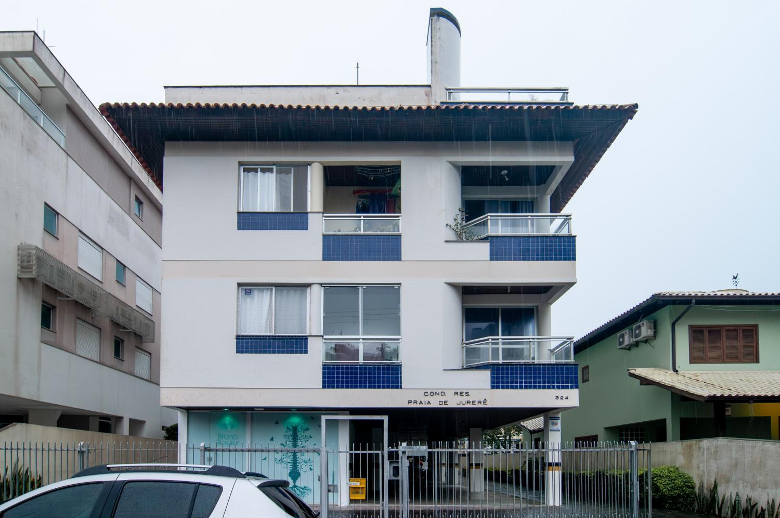 2 quadras da Praia em Jurerê, perto de tudo ZB5367