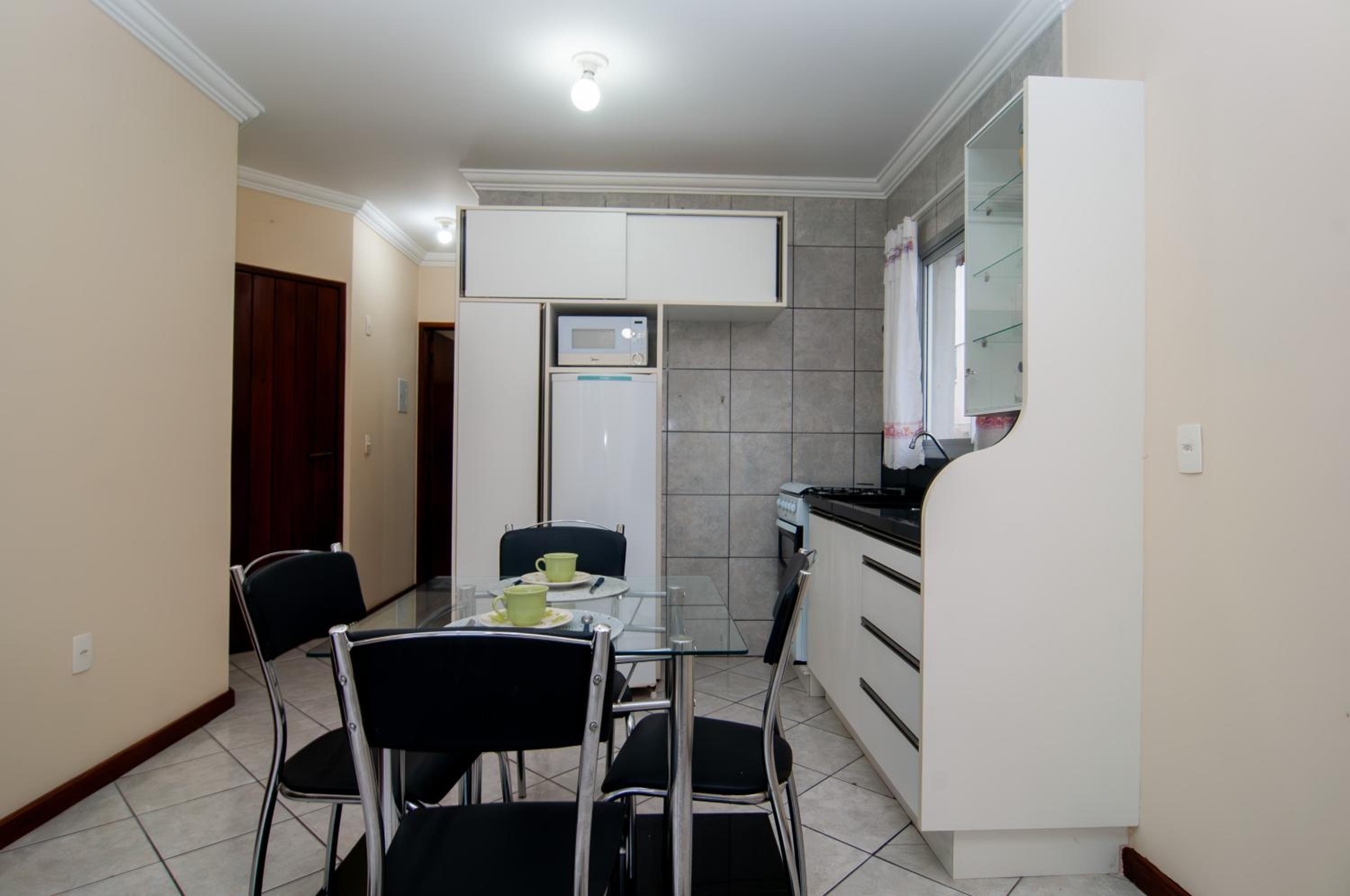 2 quadras da Praia em Jurerê, perto de tudo ZB5367