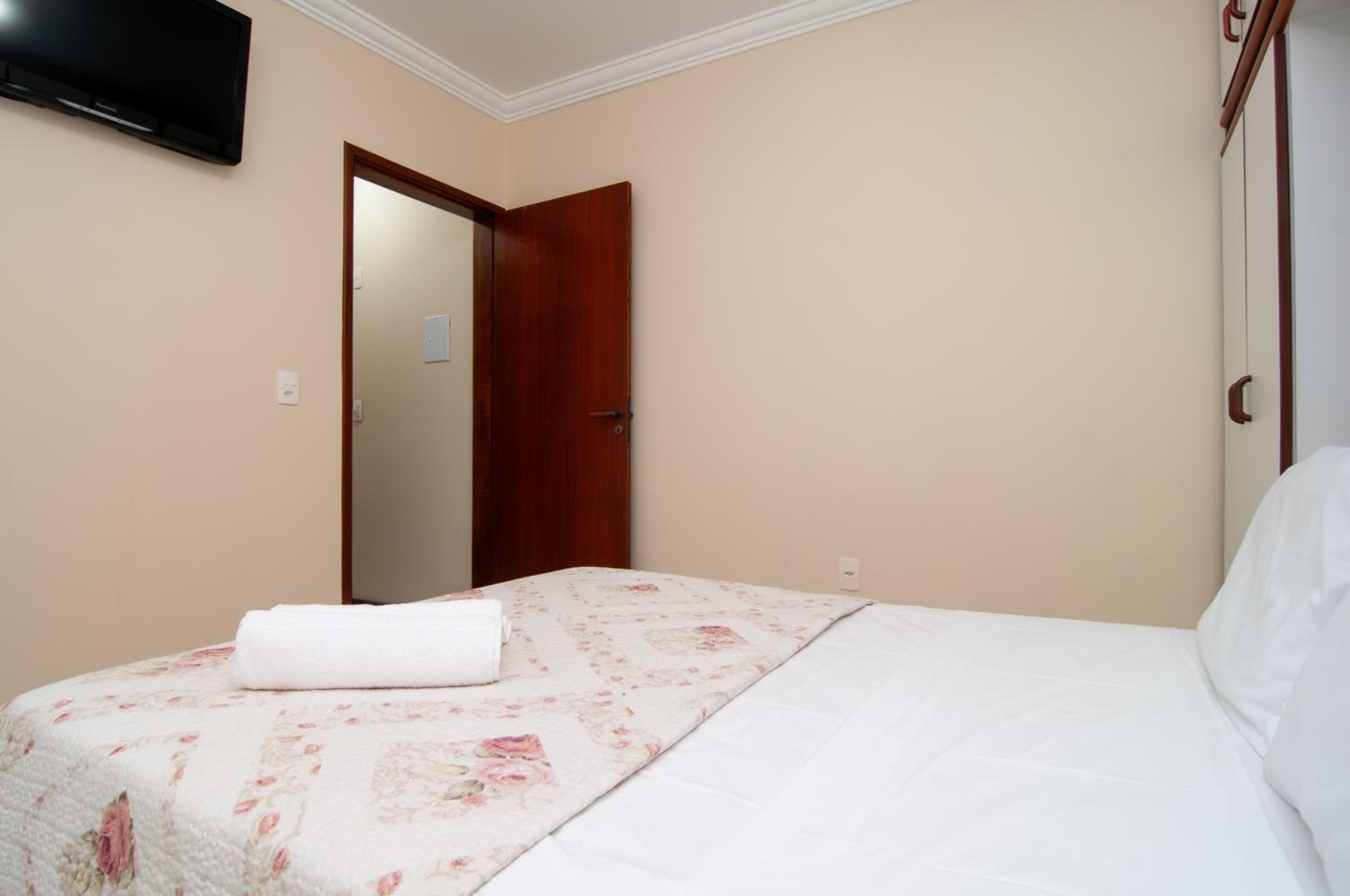 2 quadras da Praia em Jurerê, perto de tudo ZB5367