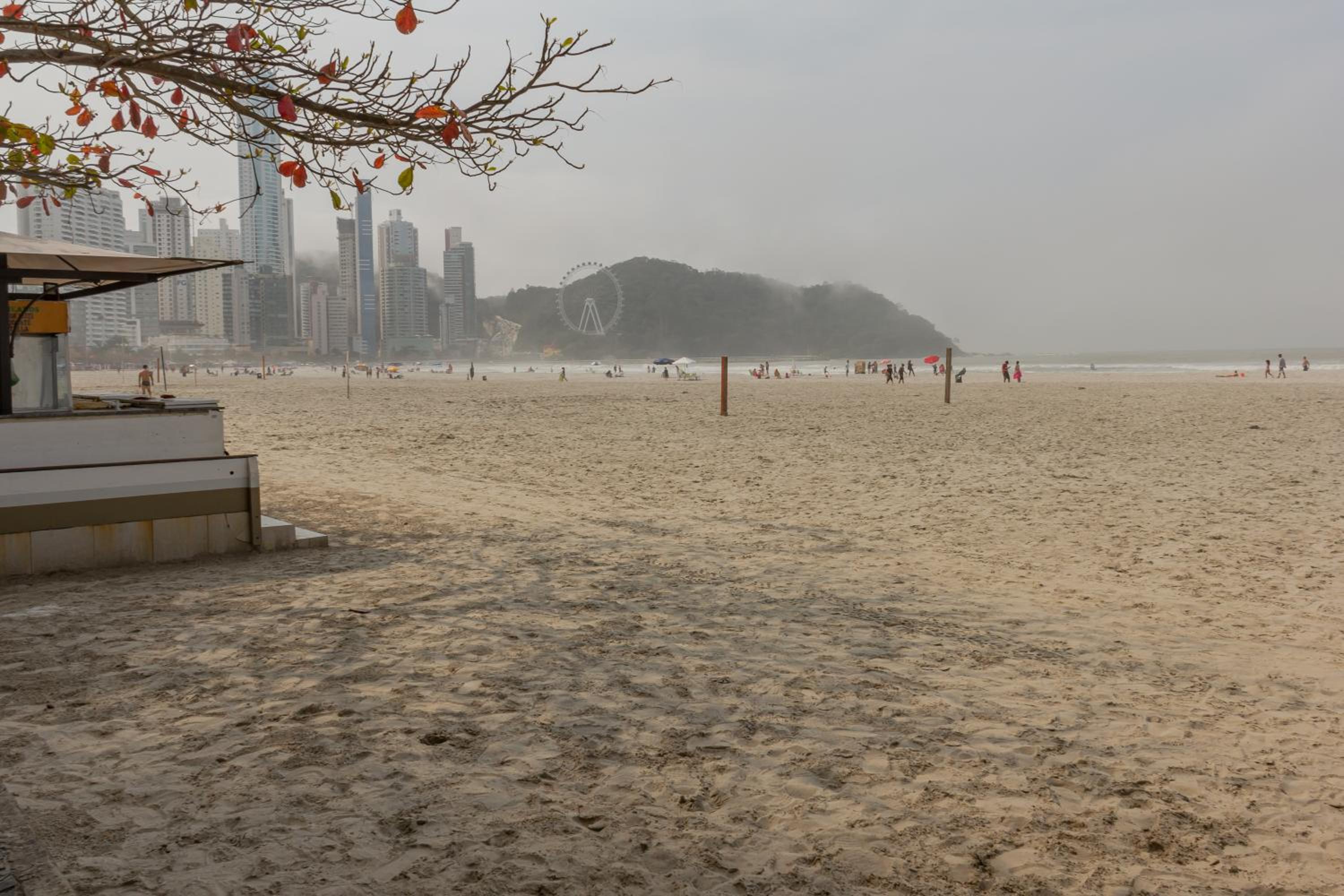 1 quadra da Praia na AvBrasil, Wi-fi 350mega P1188