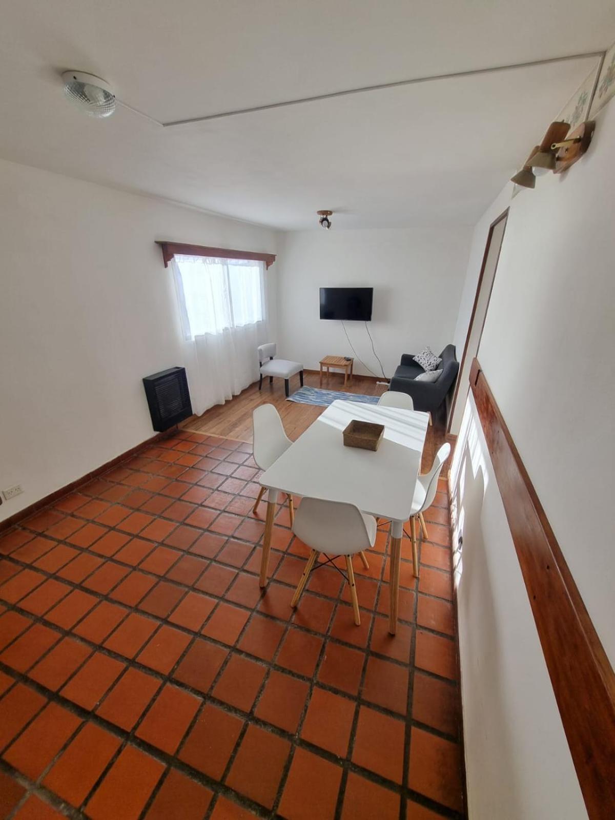 Departamento céntrico con vista al lago