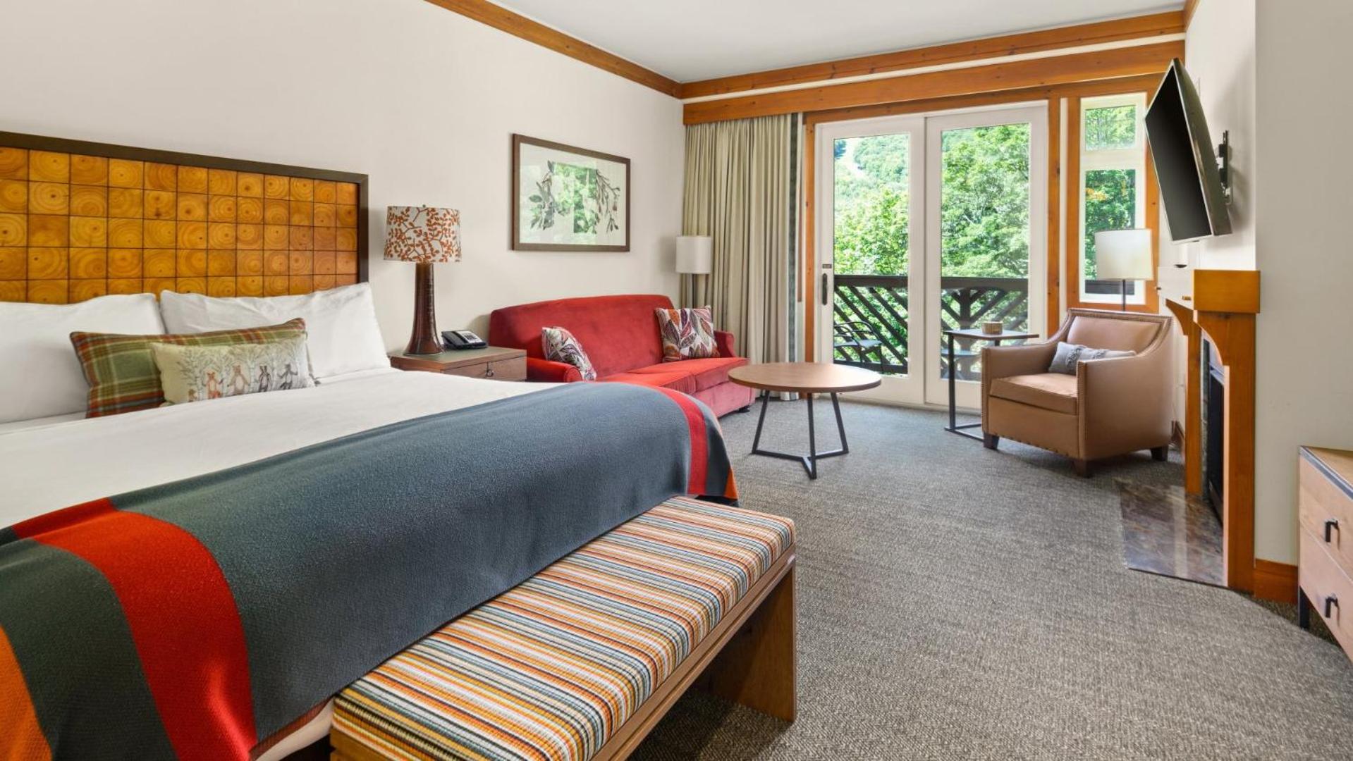 1315 - Studio - Lodge At Spruce - Stowe Mt Resort - Ski in Ski out - Sleeps 4 view 3