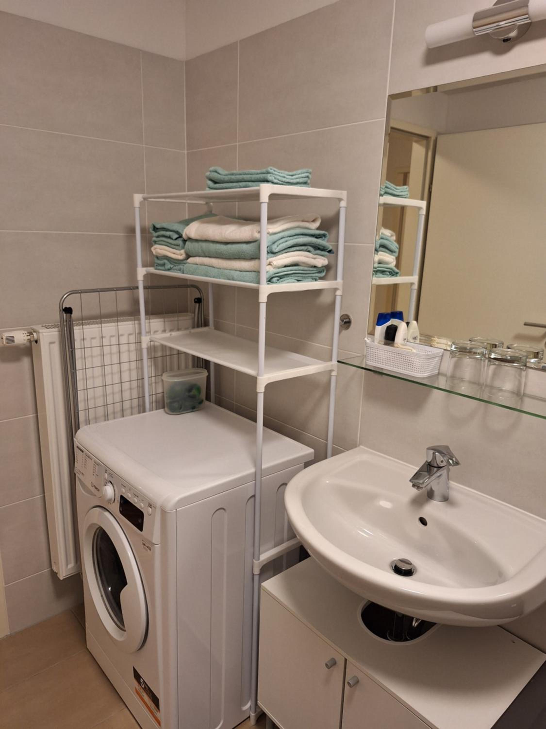 Modern yet cozy apartment with all amenities and quiet south-balcony