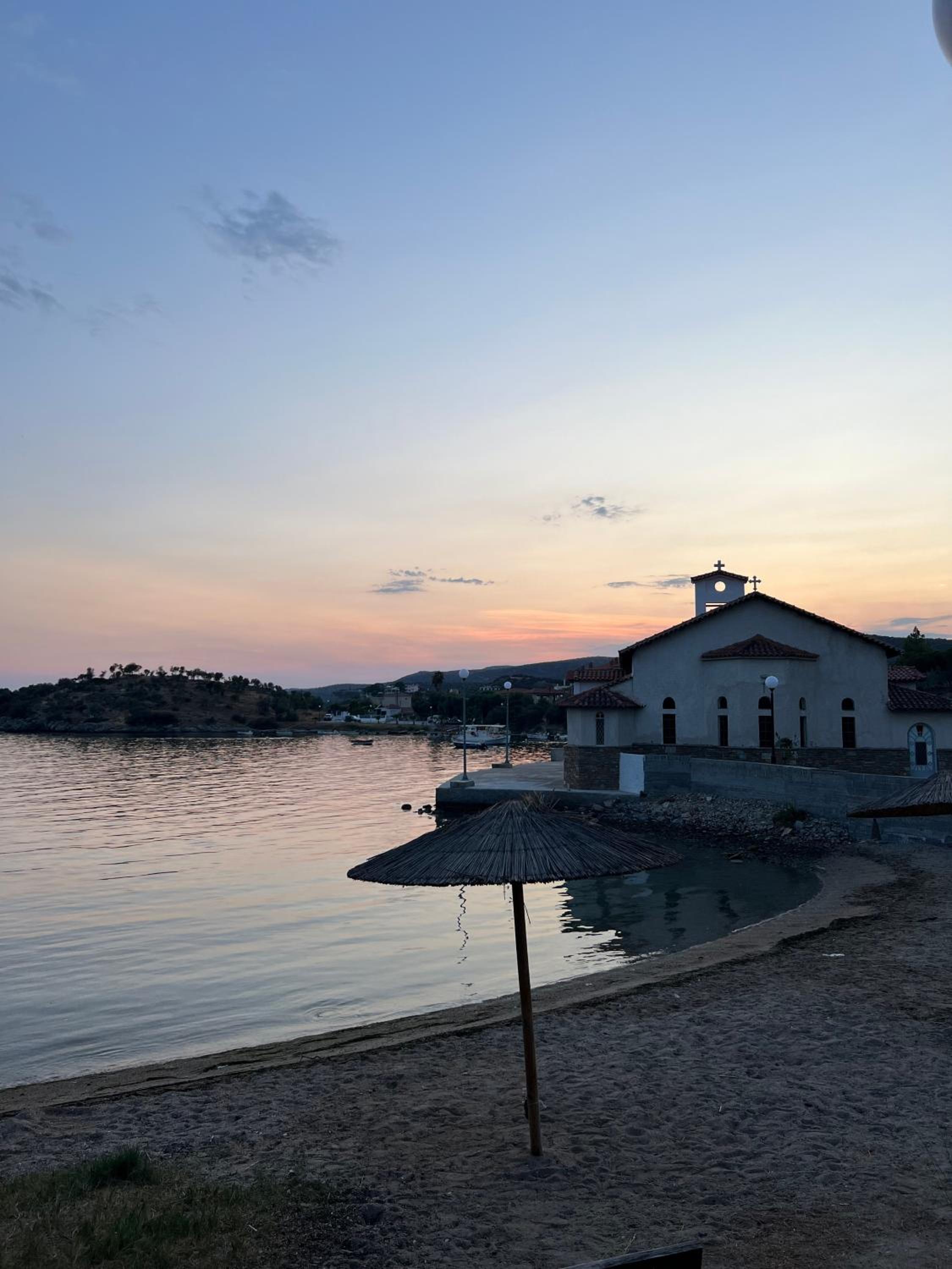 Aiolos Seaside Apartment