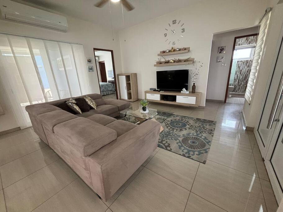 Modern Relaxing Vacation Villa